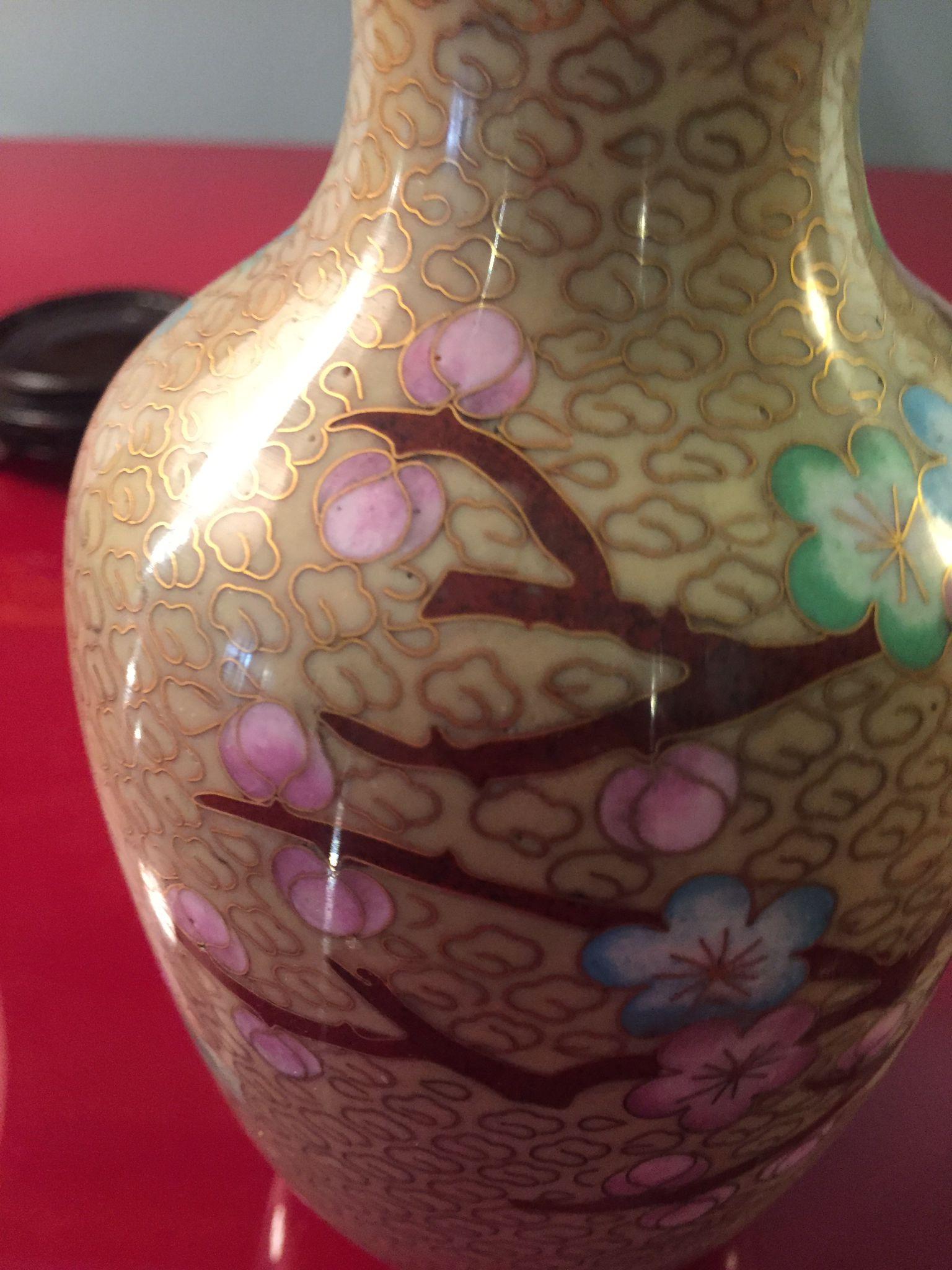 Incredibile, coppia di vasi cinesi cloisonné, smaltati e dorati, Cina 1920 In condizioni ottime in vendita a Catania, IT
