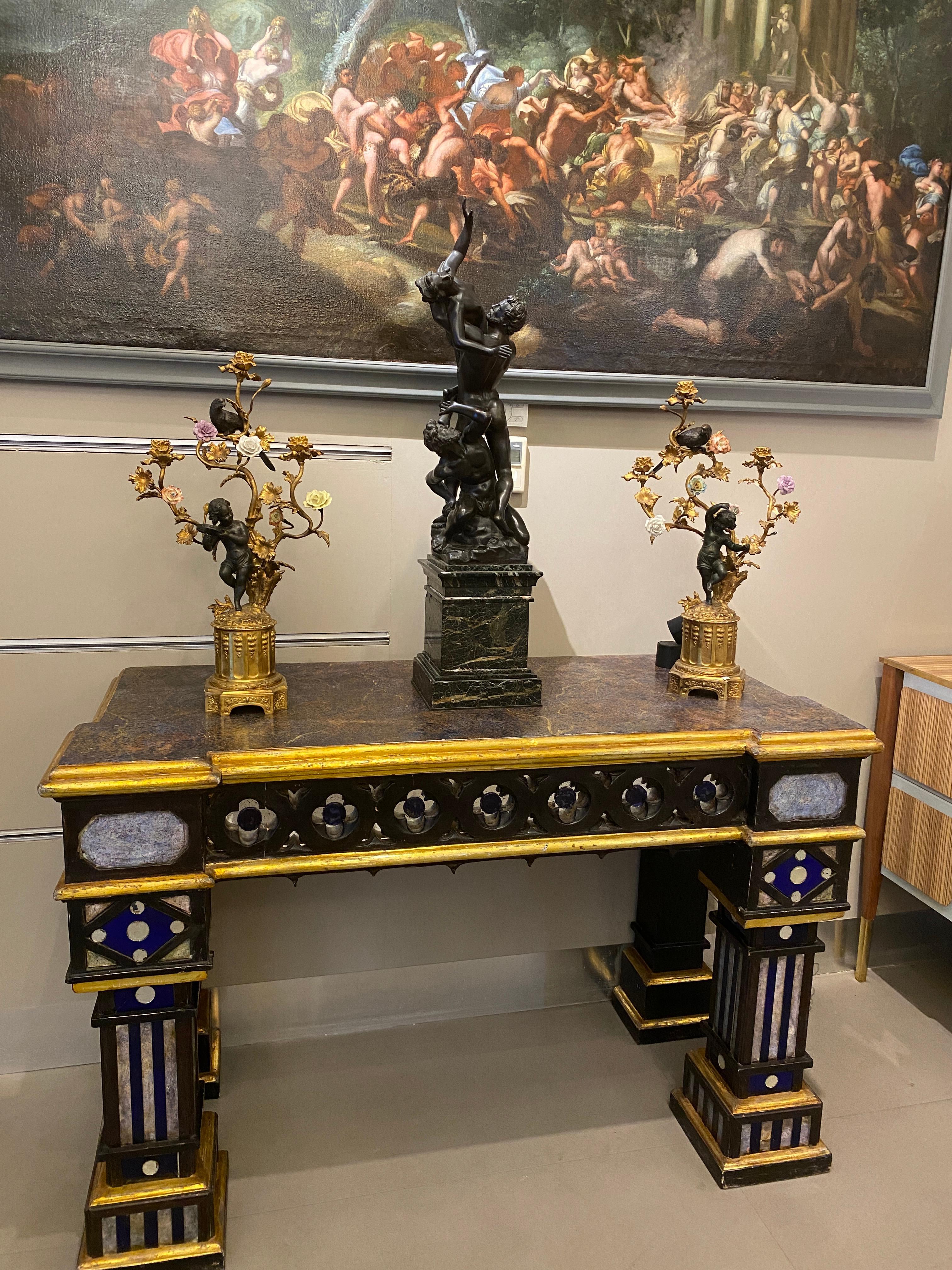 Francese Incredibile coppia di candelabri francesi del XIX secolo in bronzo e bronzo dorato in vendita