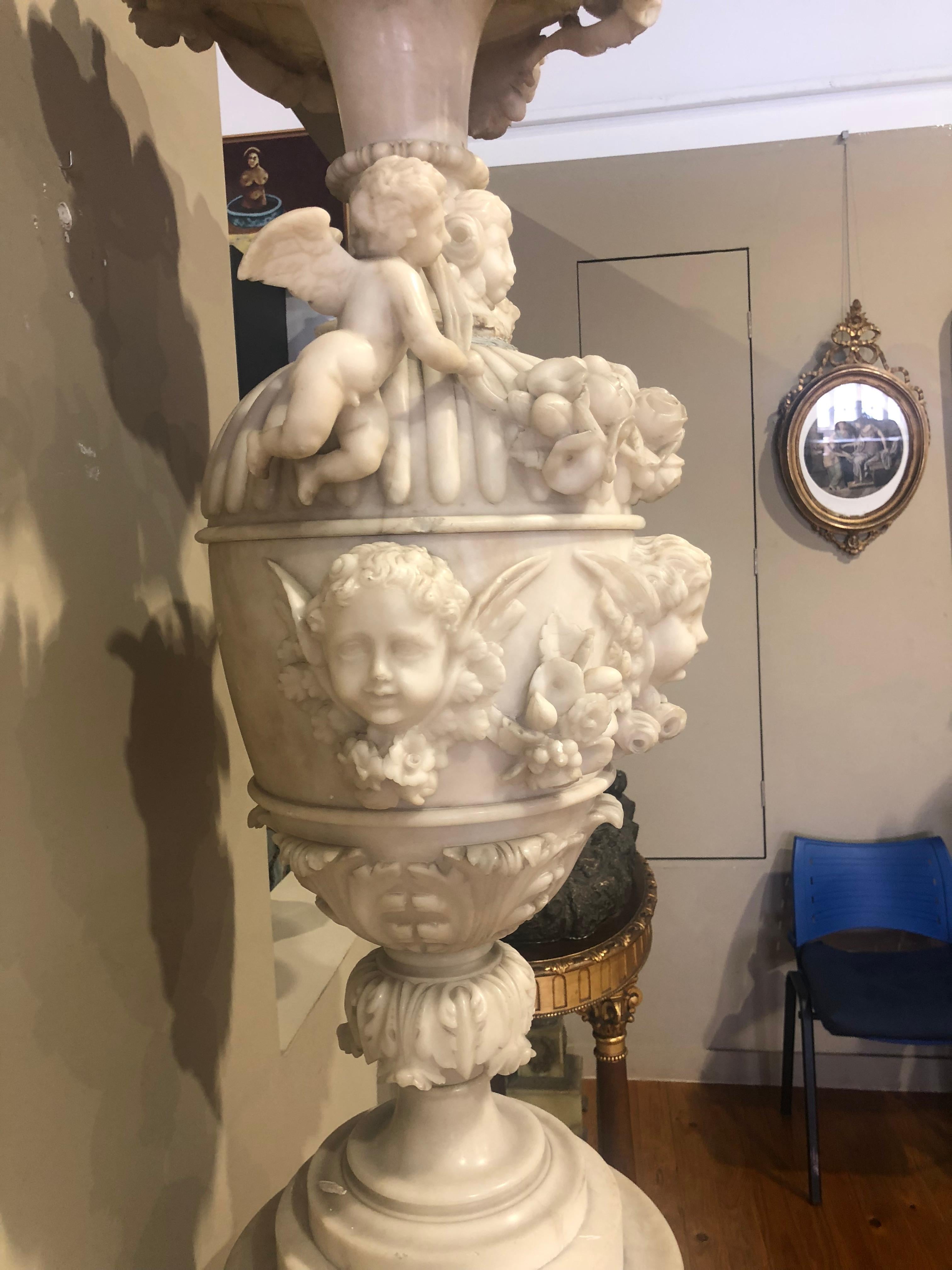 INCREDIBILE COPPIA DI VASI DI GRANDI DIMENSIONI  Ottocento in marmo di Carrara In condizioni buone in vendita a Madrid, ES