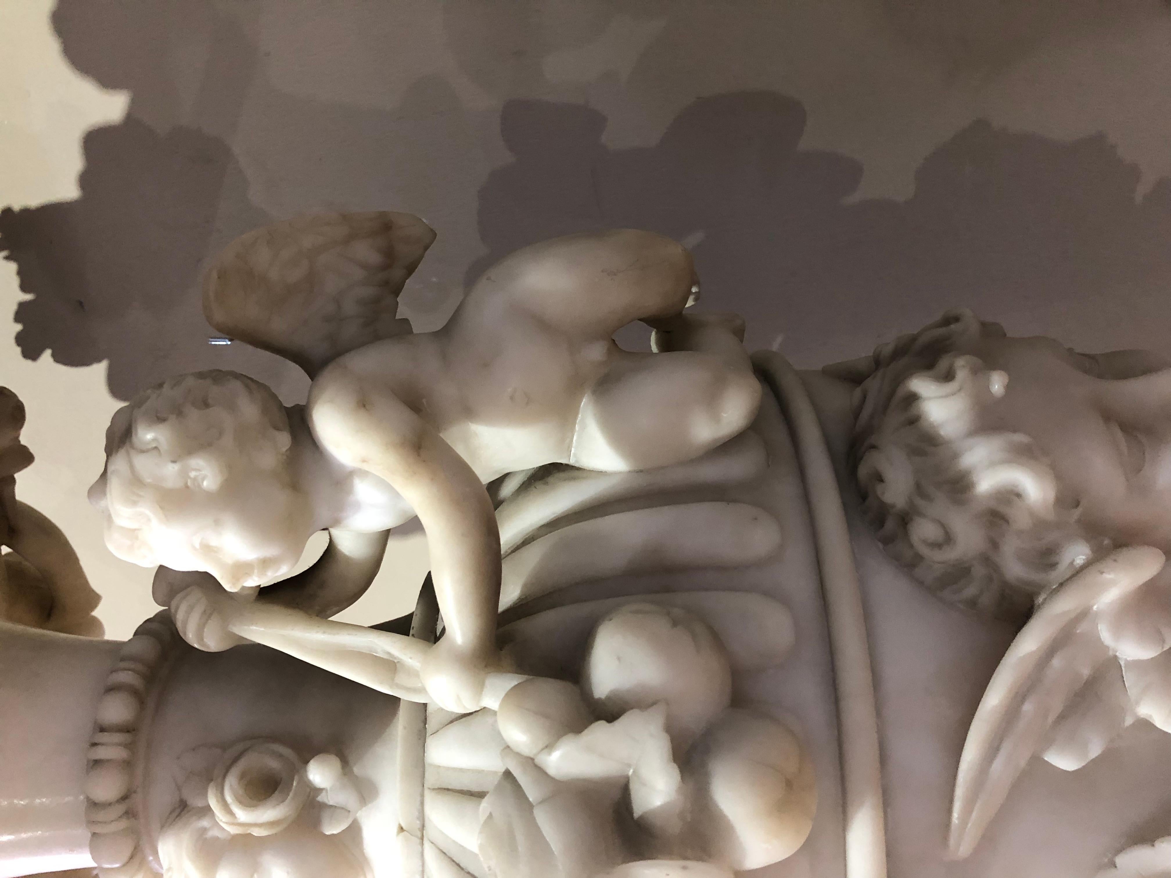 XIX secolo INCREDIBILE COPPIA DI VASI DI GRANDI DIMENSIONI  Ottocento in marmo di Carrara in vendita
