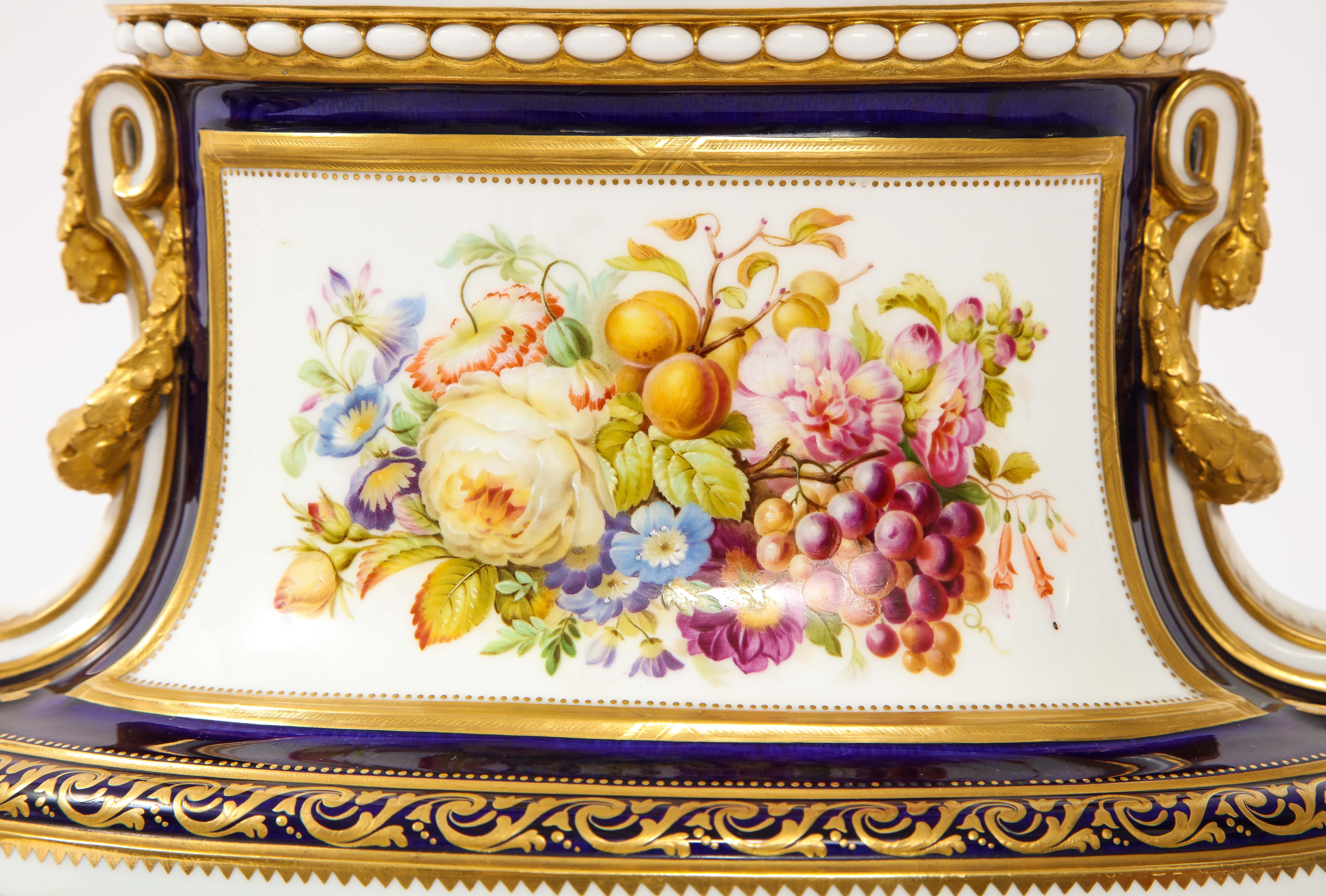 Increíble Pareja de Jarrones de Porcelana Mintons Cubiertos de Tierra Azul Cobalto con Naturaleza Muerta en venta 8