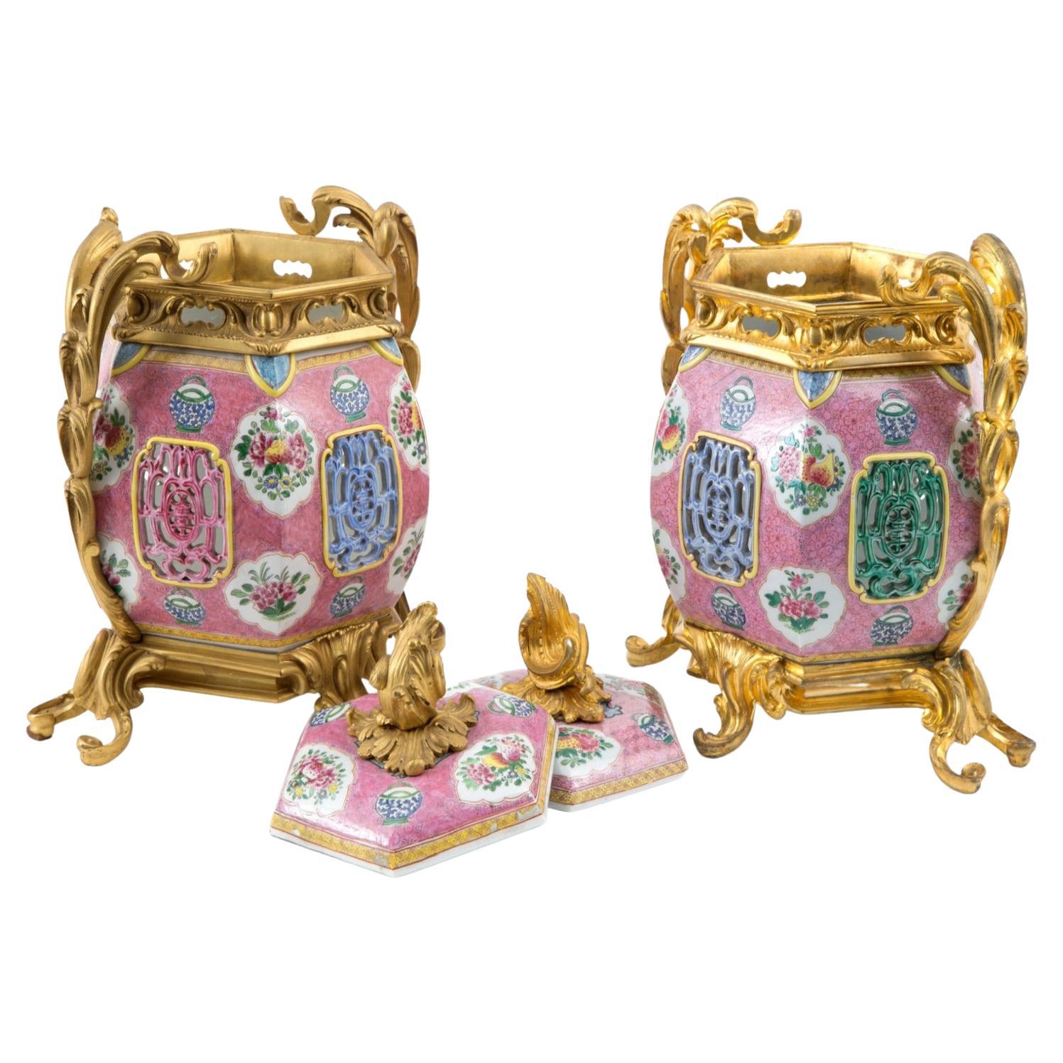 Amazing Pair of " Pink Family" Hexagonal Porcelain Vases, China, 19th Century   For Sale