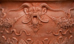 Incredibile coppia di vasi decorati con fauni in terracotta Impruneta fine XX secolo