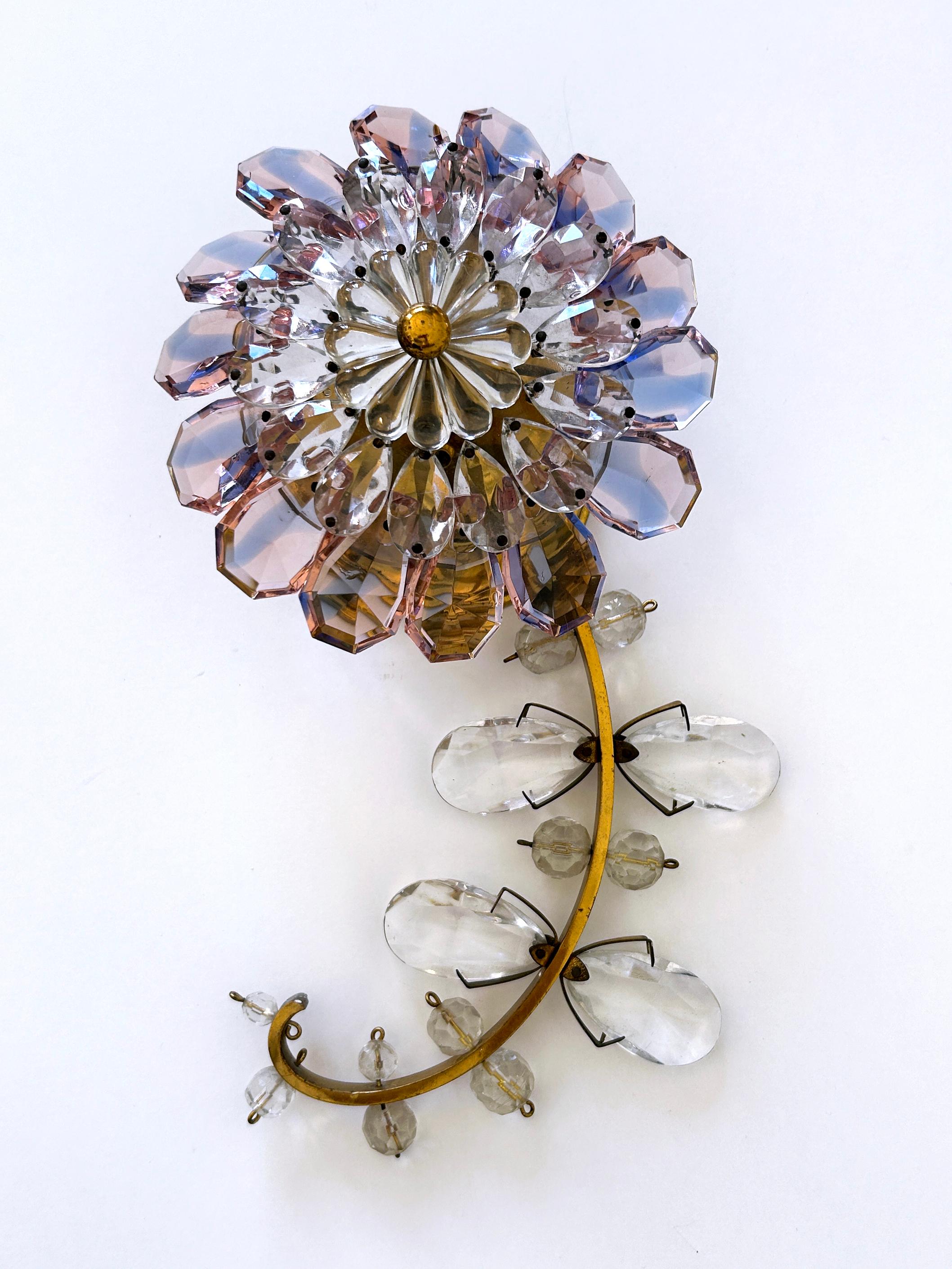 Erstaunlich Palwa schillernde Kristallglas & Messing Blume Wandleuchte oder Wandlampe 1960er im Angebot 5