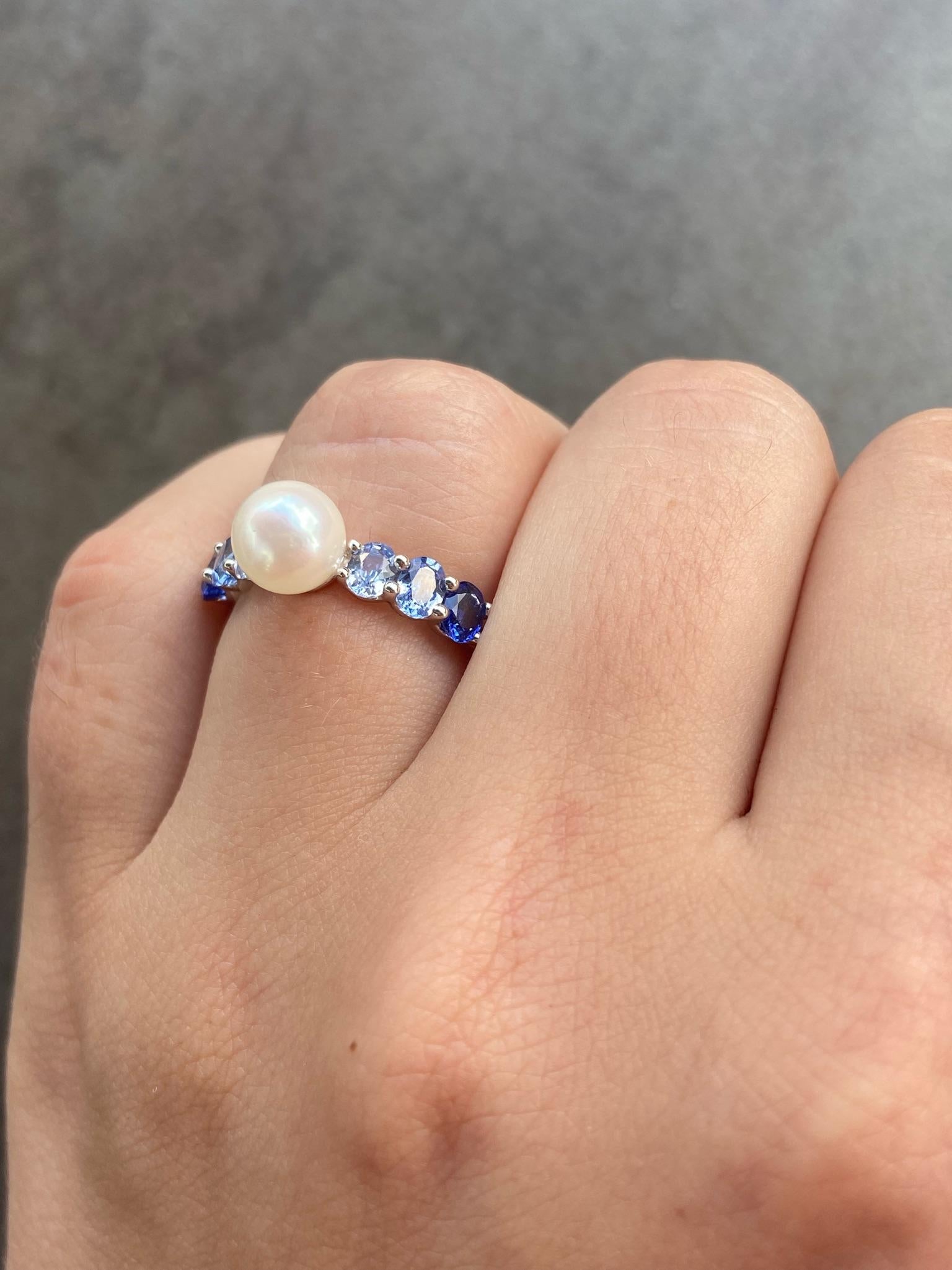 Round Cut Amazing Pearl Blue Sapphire Diamond White Gold Ring For Sale
