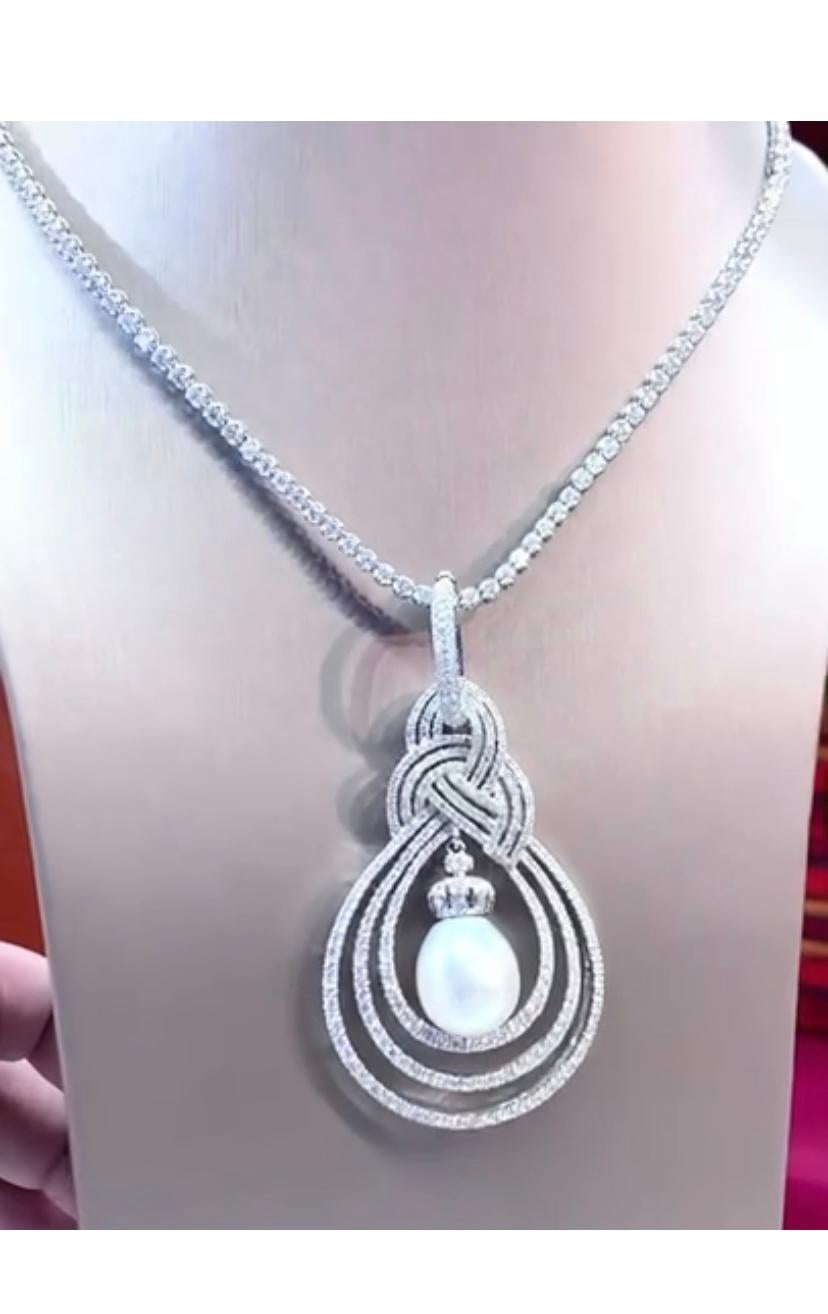 Women's GIT Certified South Sea Pearl  5.60 Ct Diamonds 18K Gold Pendant  For Sale