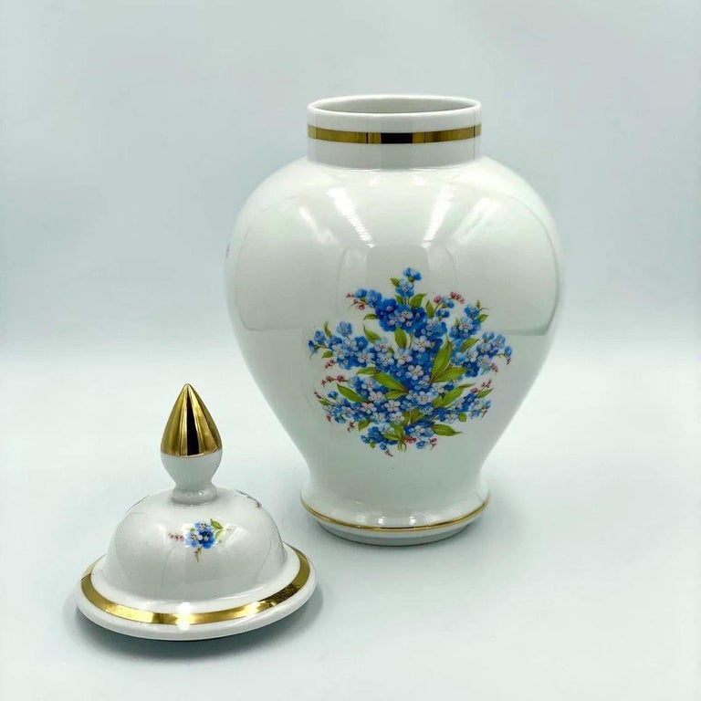 Amazing Porcelain Vase / Urn with Gold Trim by Schumann Arzberg Bavaria