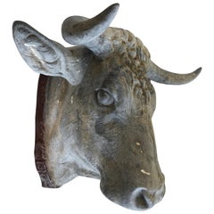 Incredibile e rara testa di toro in zinco del XIX secolo