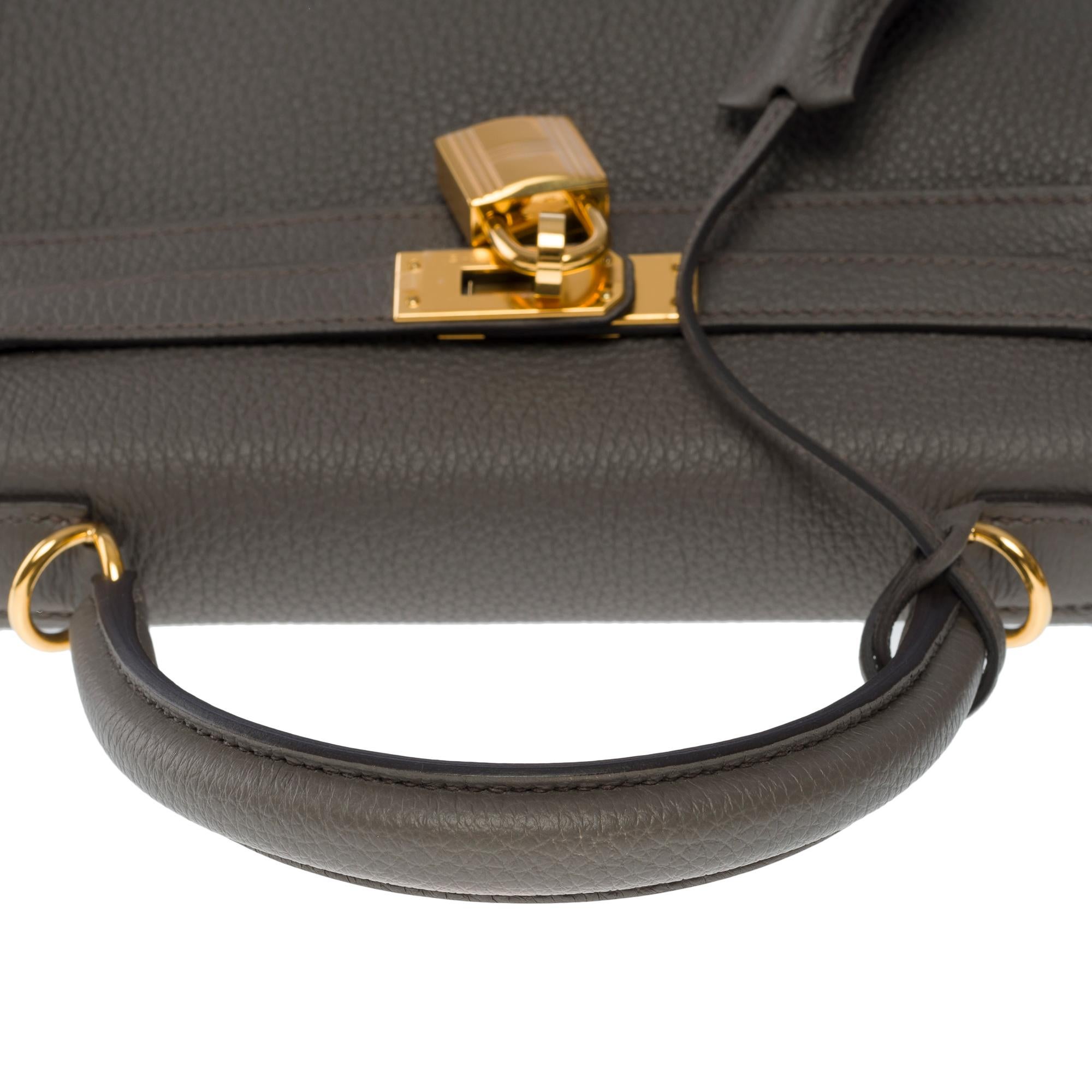 Amazing & Rare Hermès Kelly 25 handbag strap in Togo Grey etain leather, GHW For Sale 2