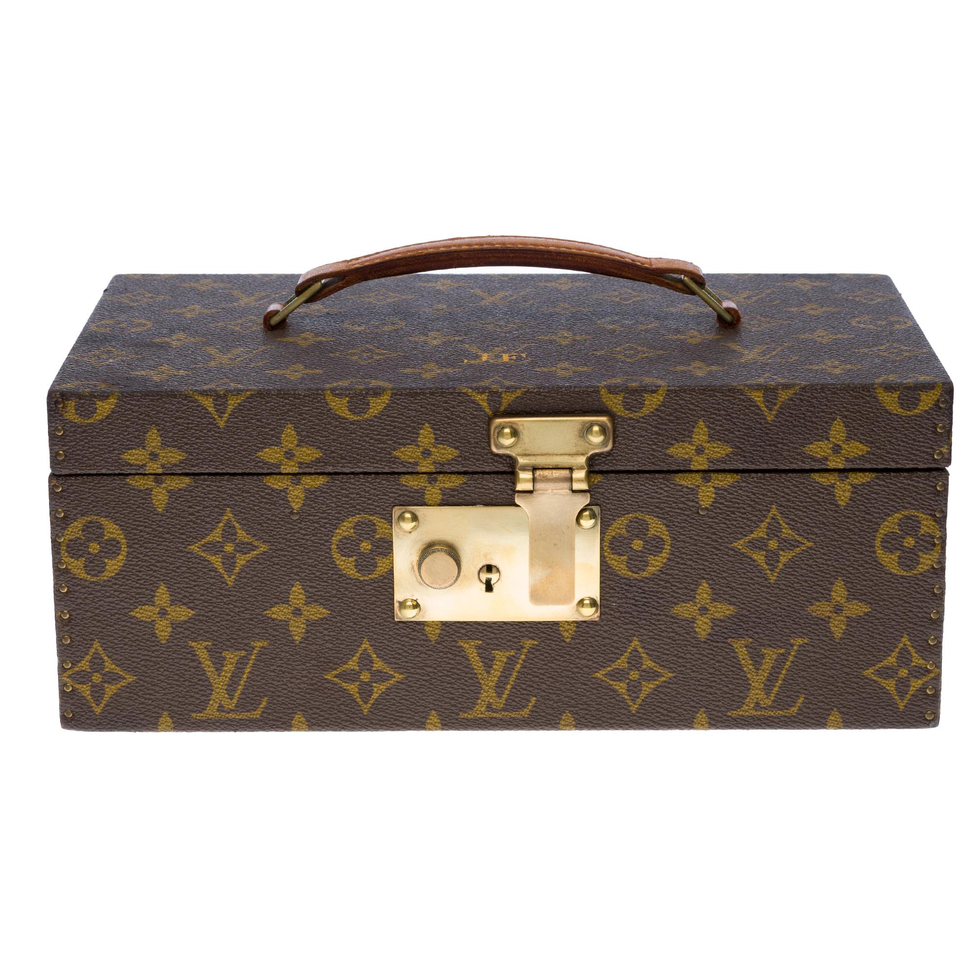 Bellissimo oggetto decorativo e da collezione:

Louis Vuitton n°899847 Scatola di tela Monogram 