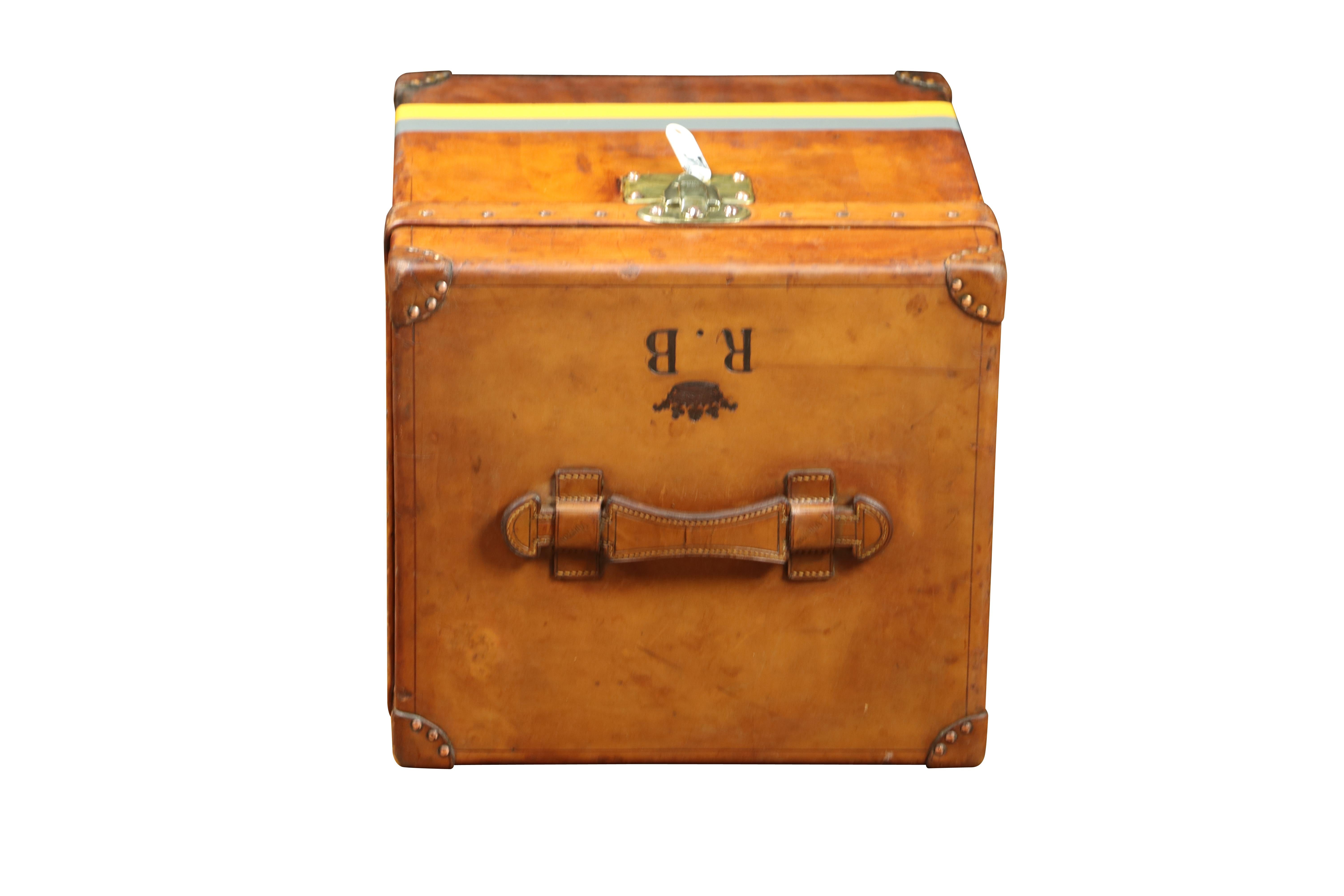 Amazing & Rare Louis Vuitton Hat Trunk in natural calf leather  Circa 1920 6