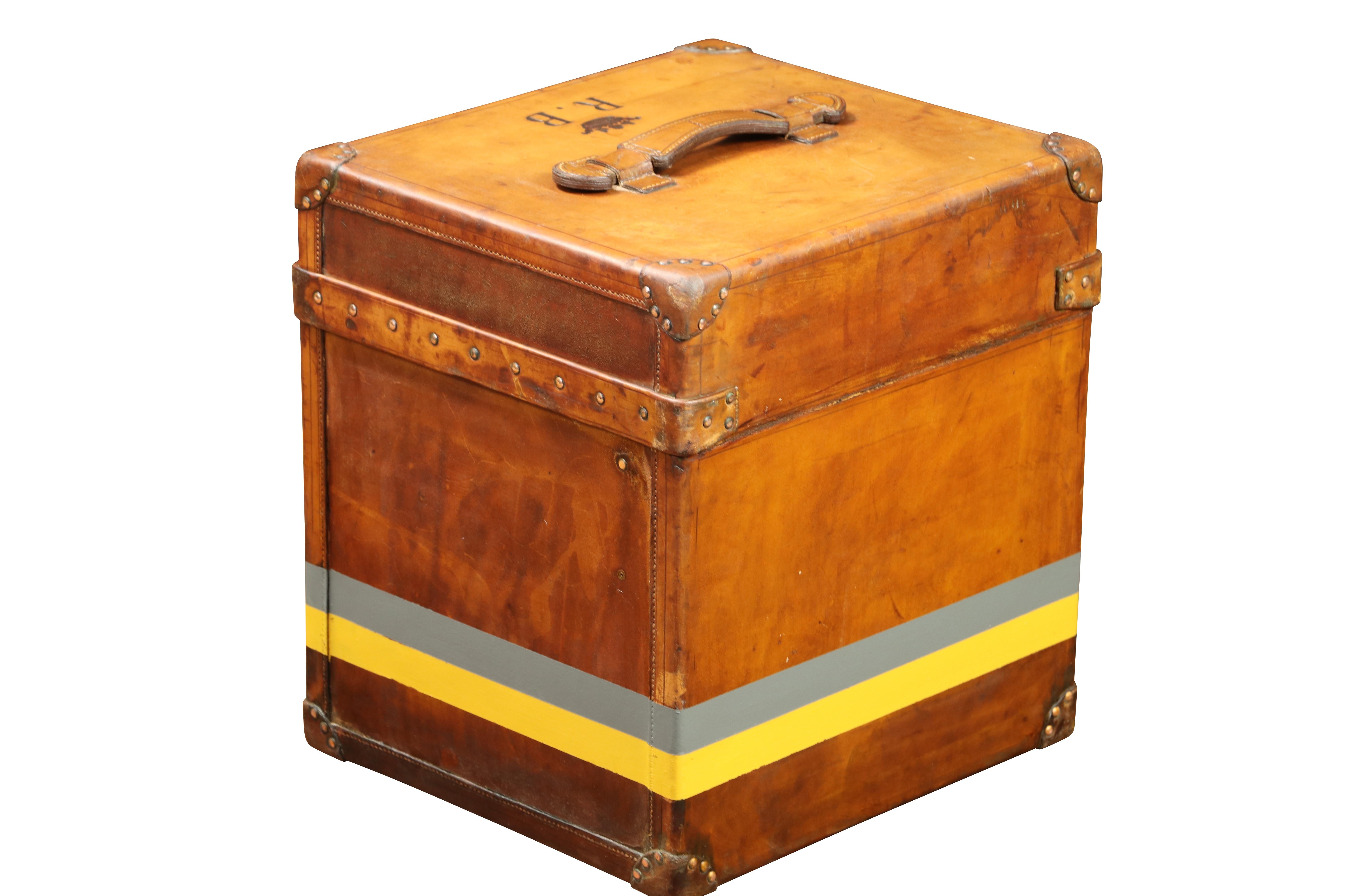 Amazing & Rare Louis Vuitton Hat Trunk in natural calf leather  Circa 1920 2