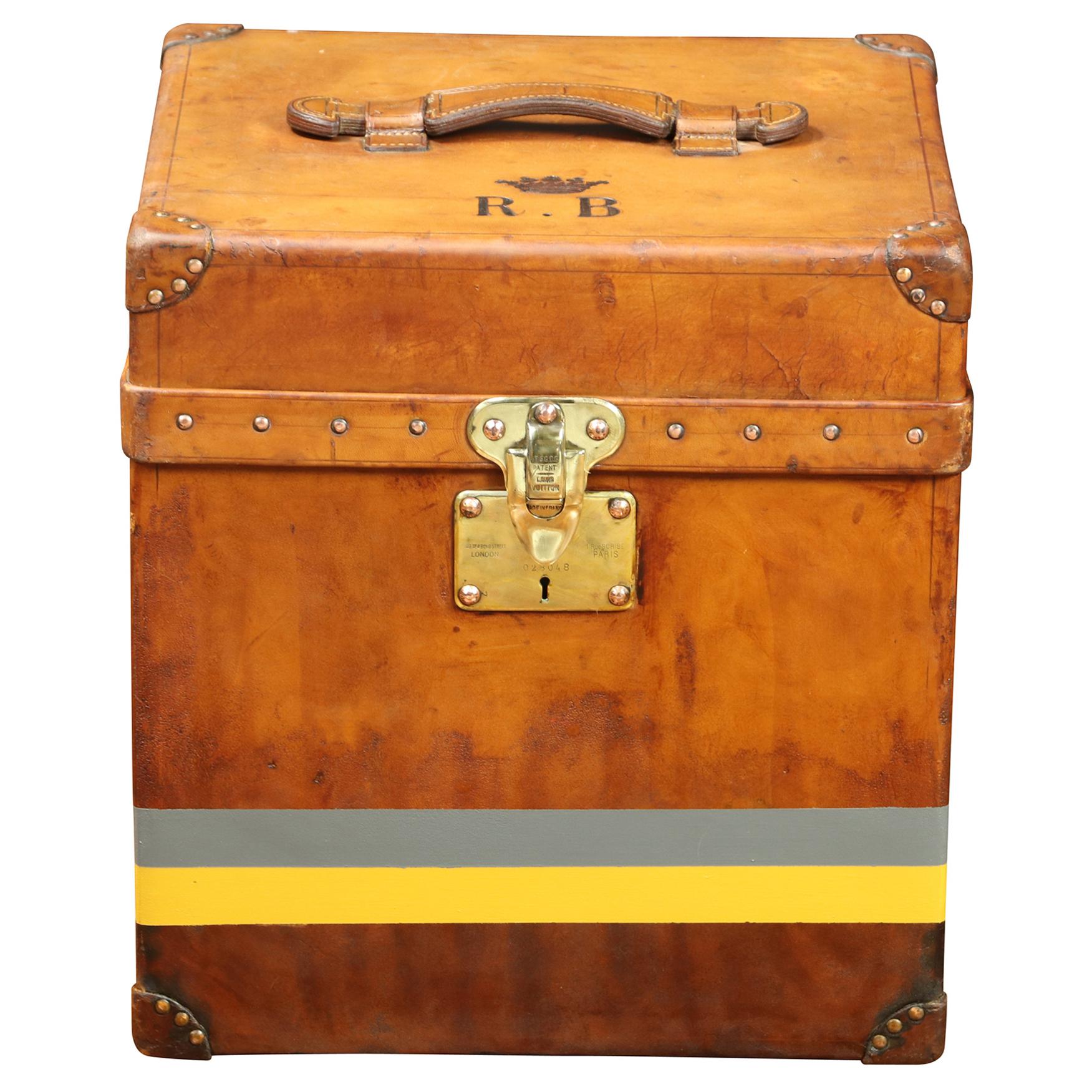 Amazing & Rare Louis Vuitton Hat Trunk in natural calf leather  Circa 1920