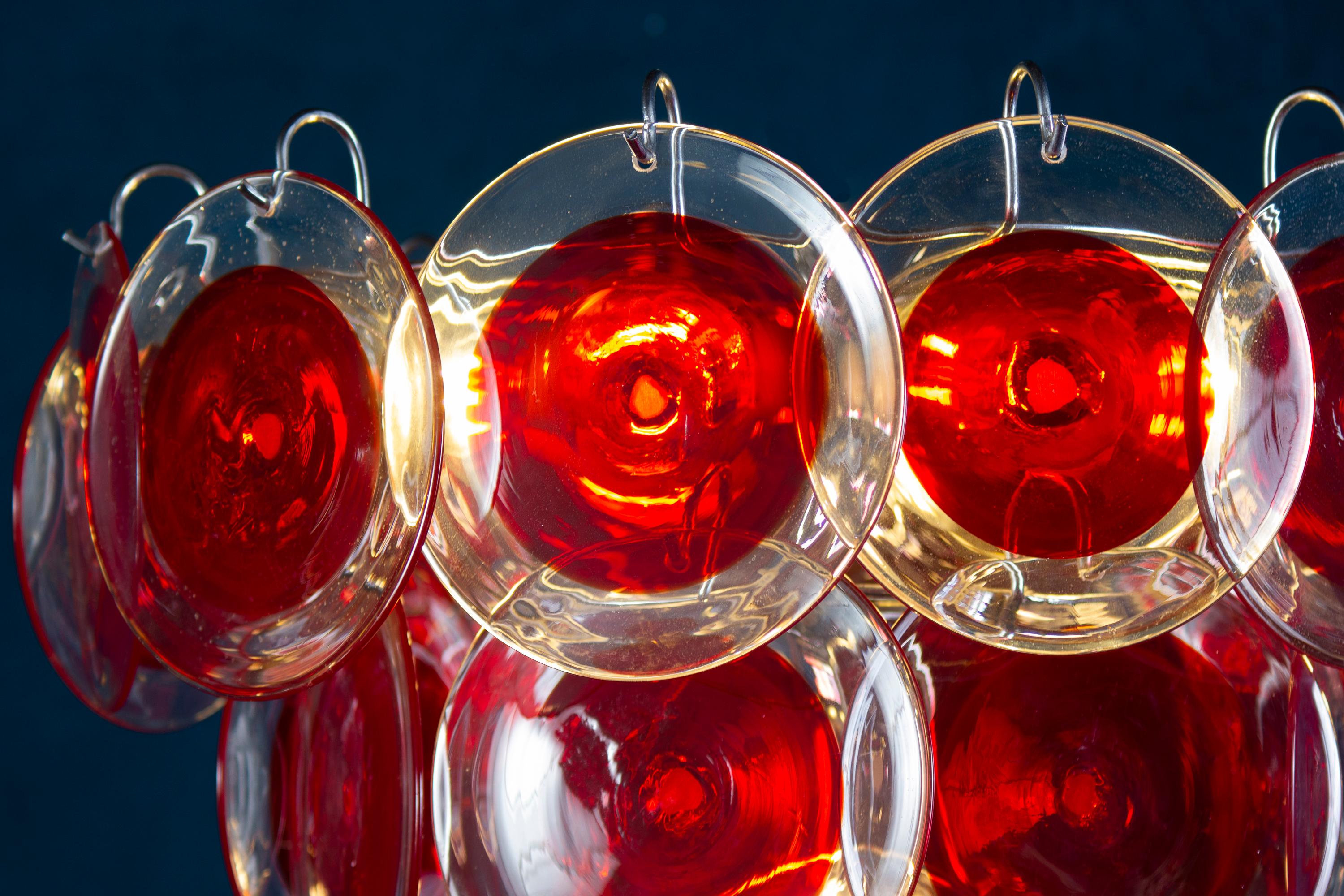 Mid-Century Modern Magnifique lustre à disques rouges en verre de Murano en vente