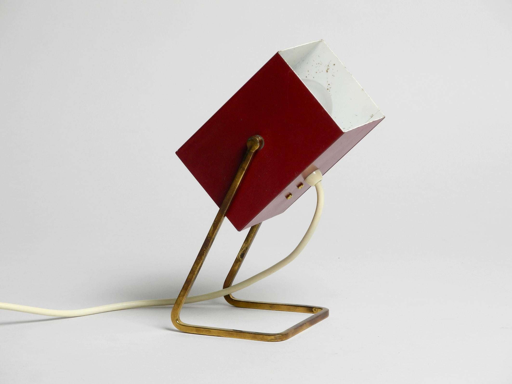Amazing Red Kaiser Mid-Century Modern Metal Bedside Lamp with Brass Base In Good Condition In München, DE