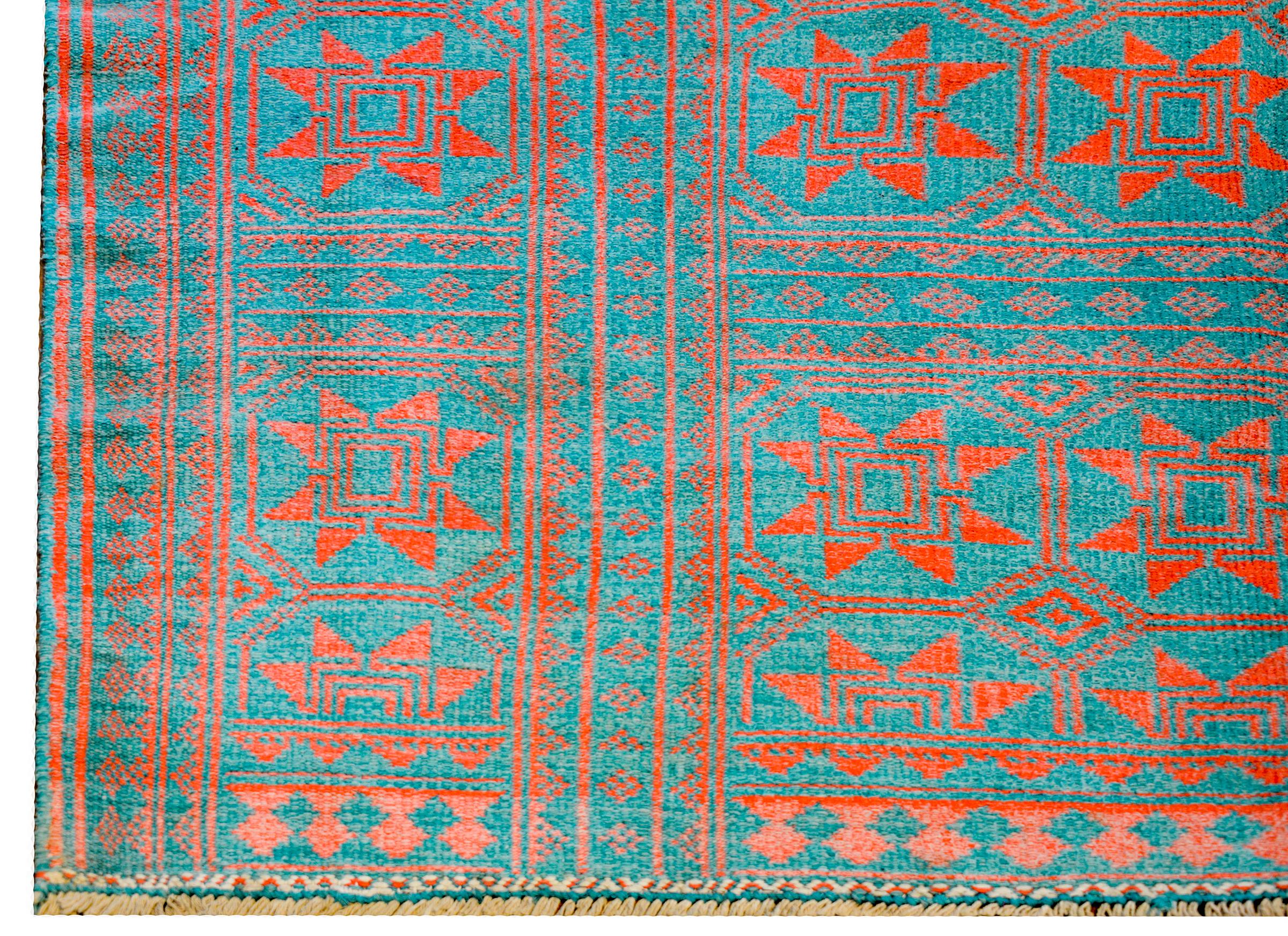 Mid-20th Century Amazing Reversible Early 20th Century Saveh Kilim Rug For Sale