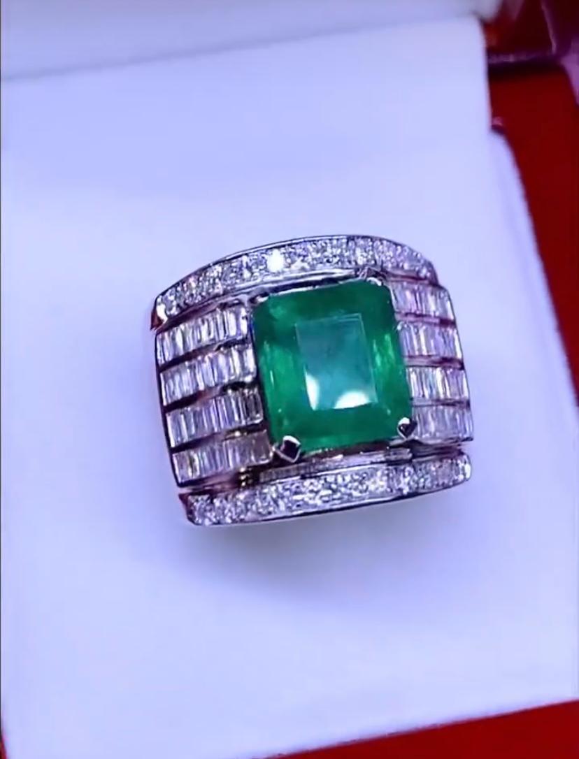 Emerald Cut Amazing Ring with 5.92 Carats of Emerald and Diamonds For Sale