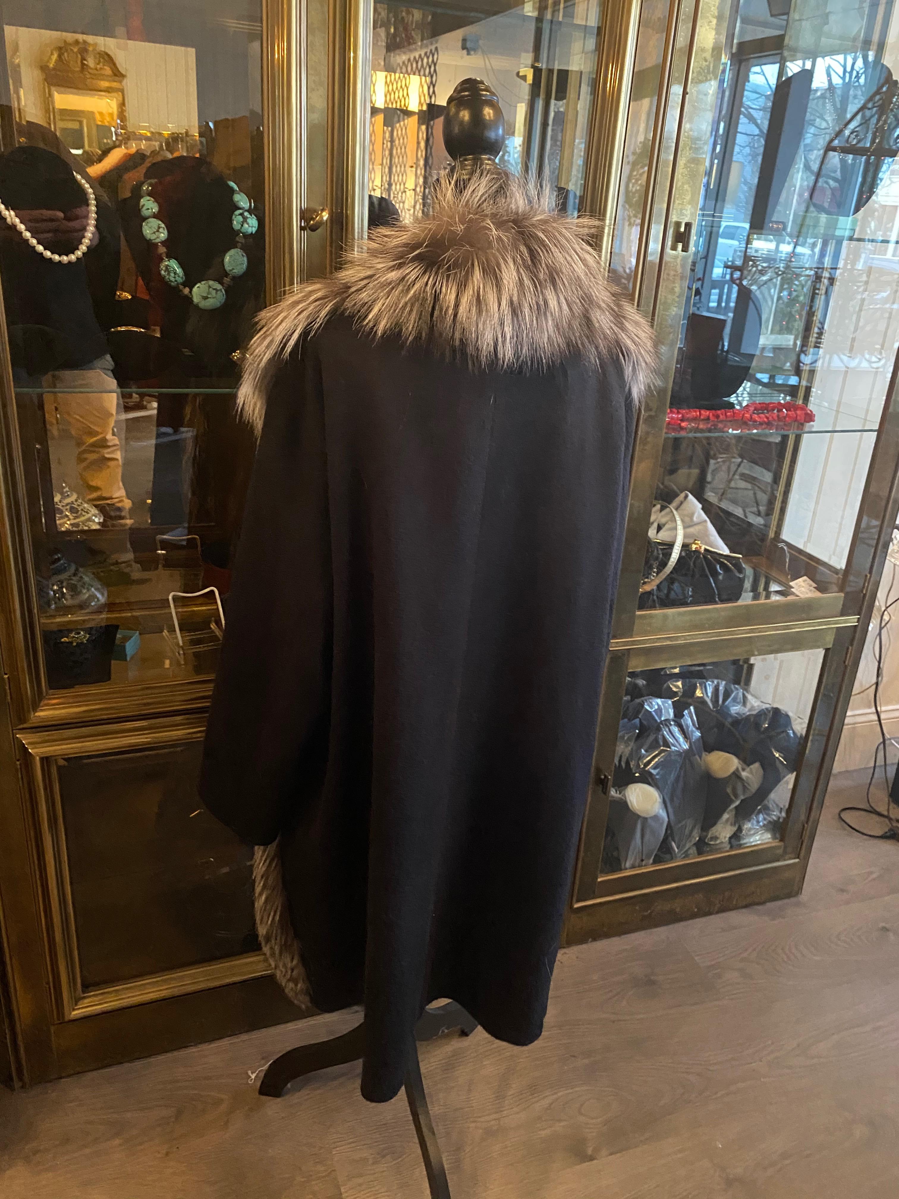 Amazing Russian Sable Coat, Double Breasted, 7/8 Coat with Fold Over Cuff For Sale 10