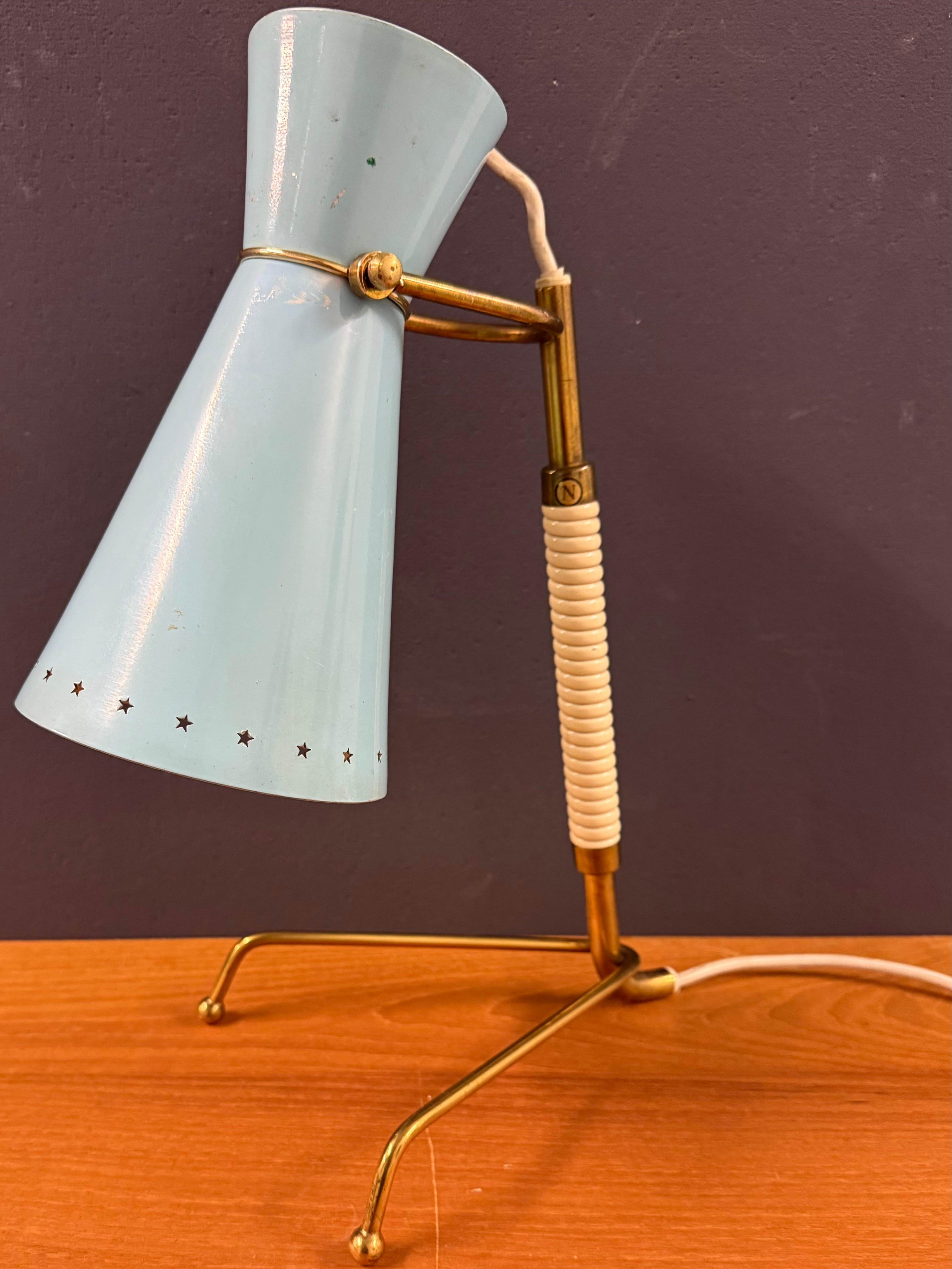 erstaunliche skandinavische Tischlampe im Angebot 4