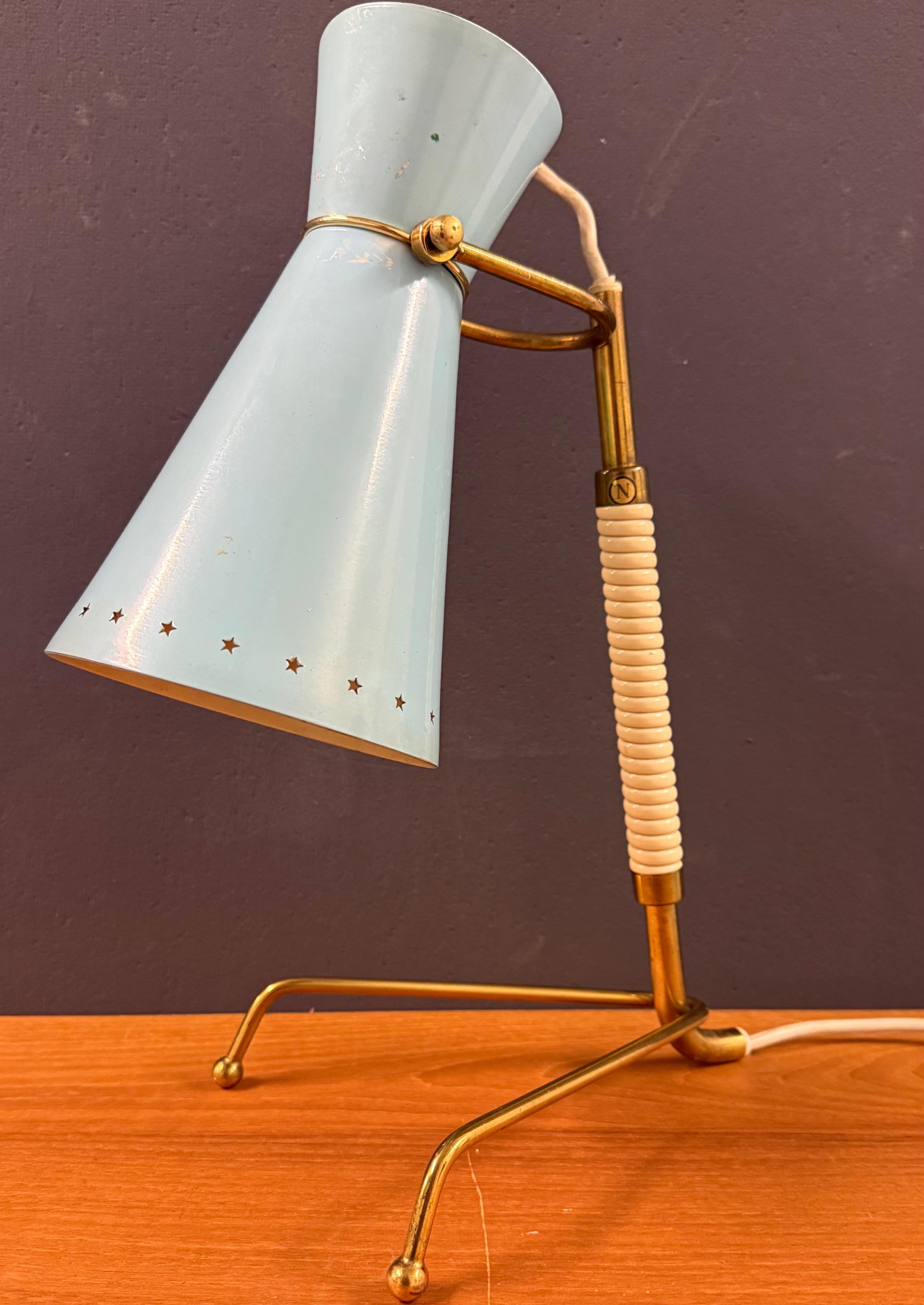 erstaunliche skandinavische Tischlampe im Angebot 6