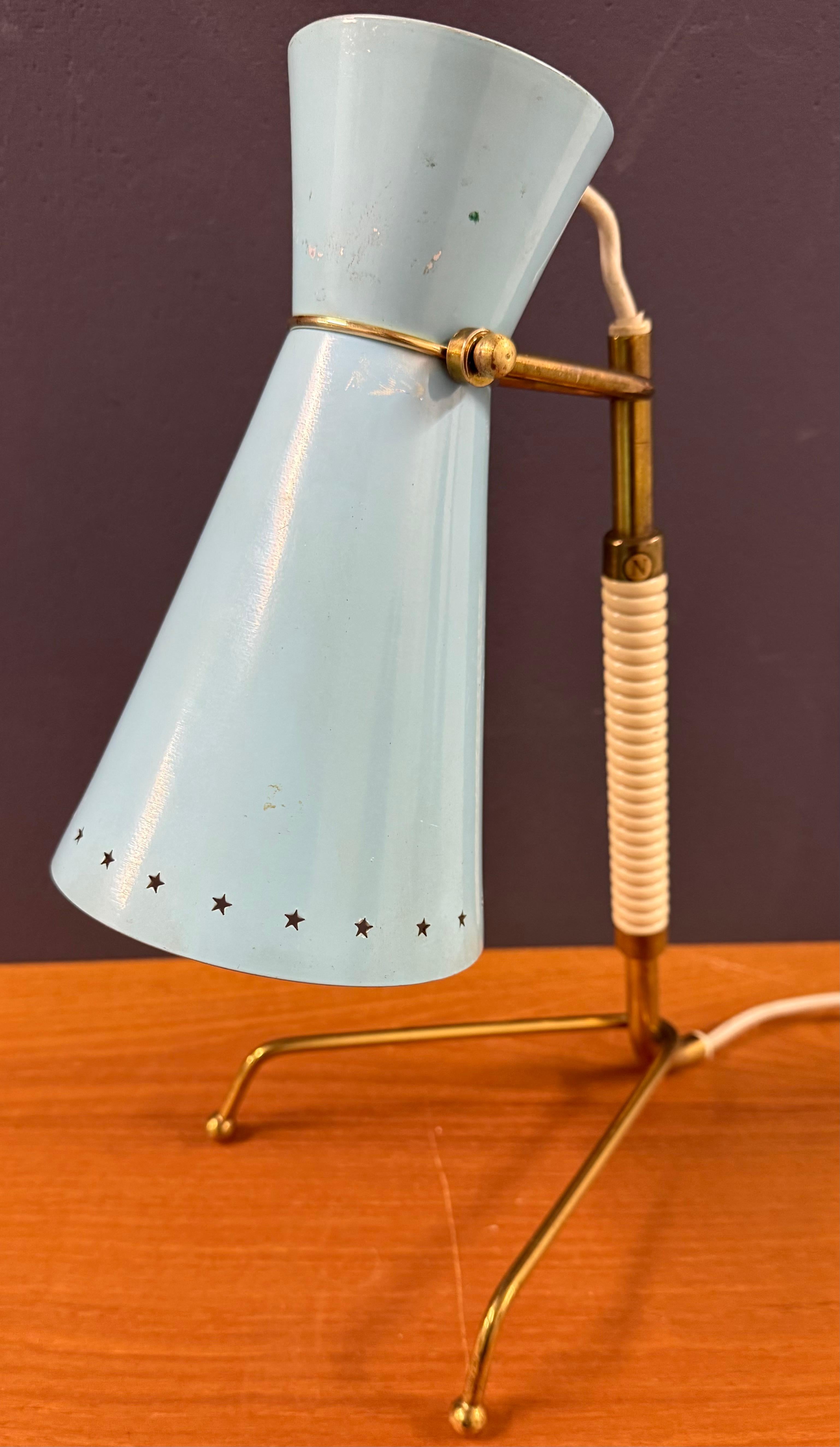 erstaunliche skandinavische Tischlampe im Angebot 9
