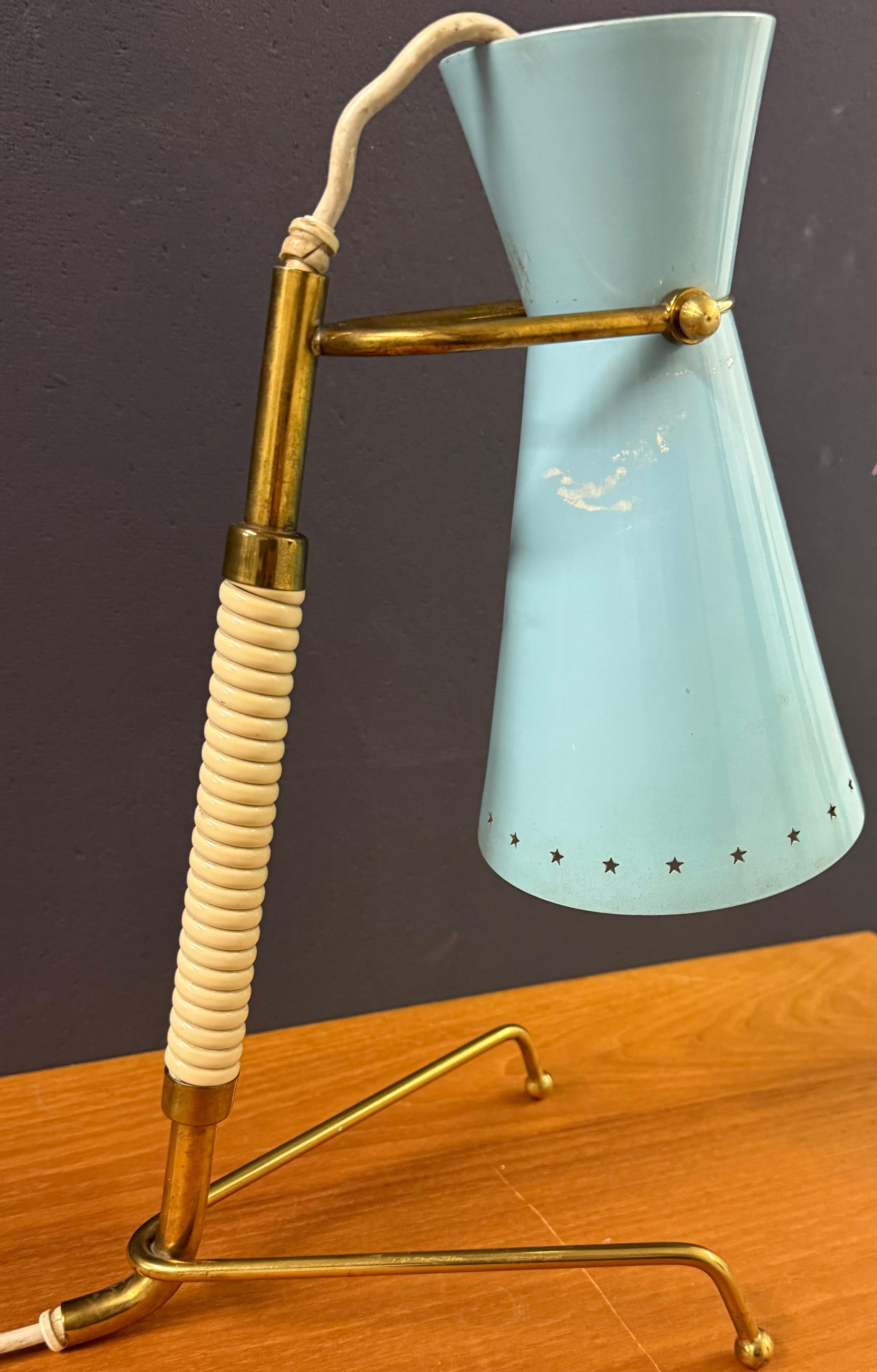 erstaunliche skandinavische Tischlampe im Zustand „Relativ gut“ im Angebot in Munich, DE