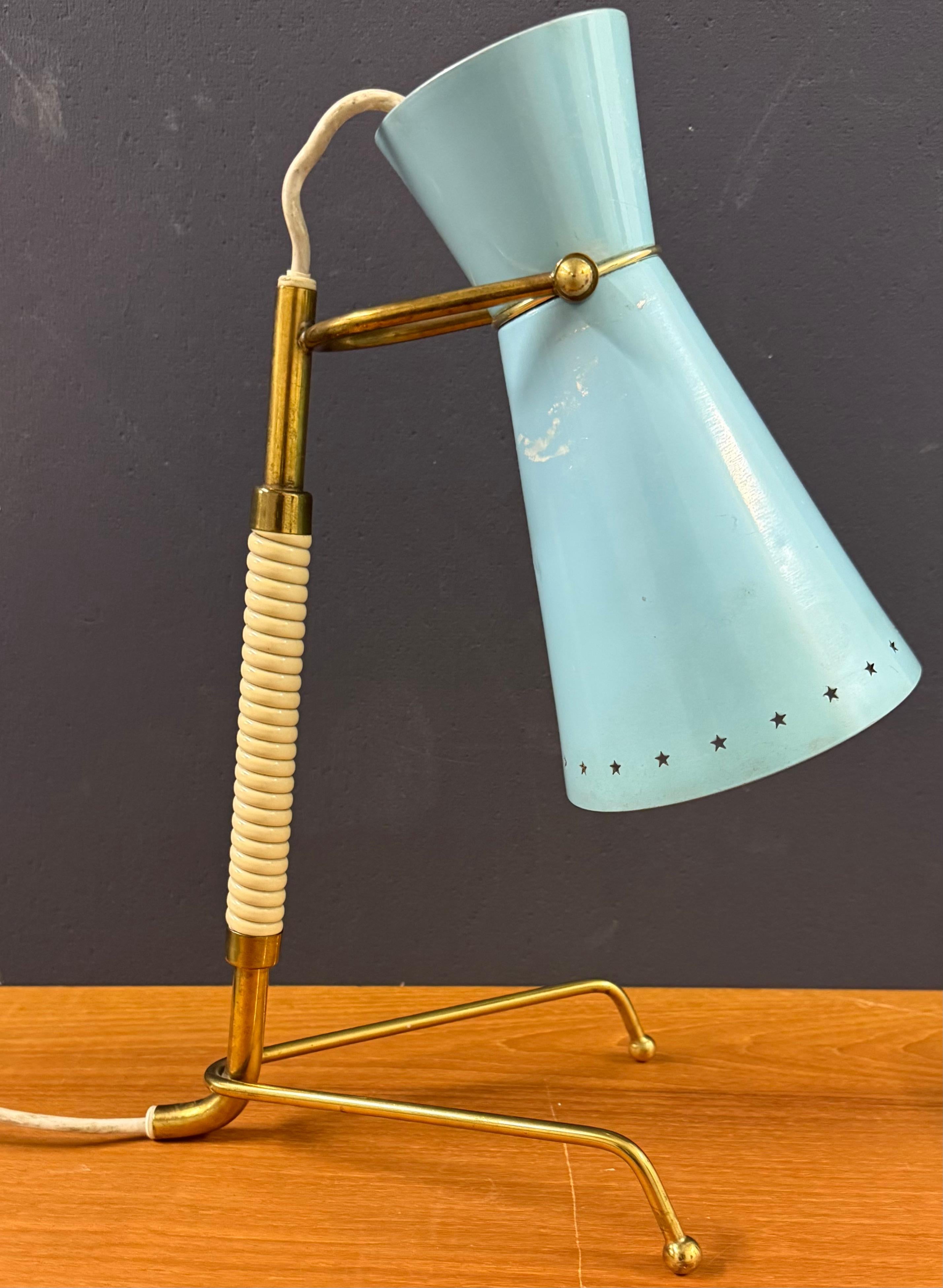 erstaunliche skandinavische Tischlampe im Angebot 1