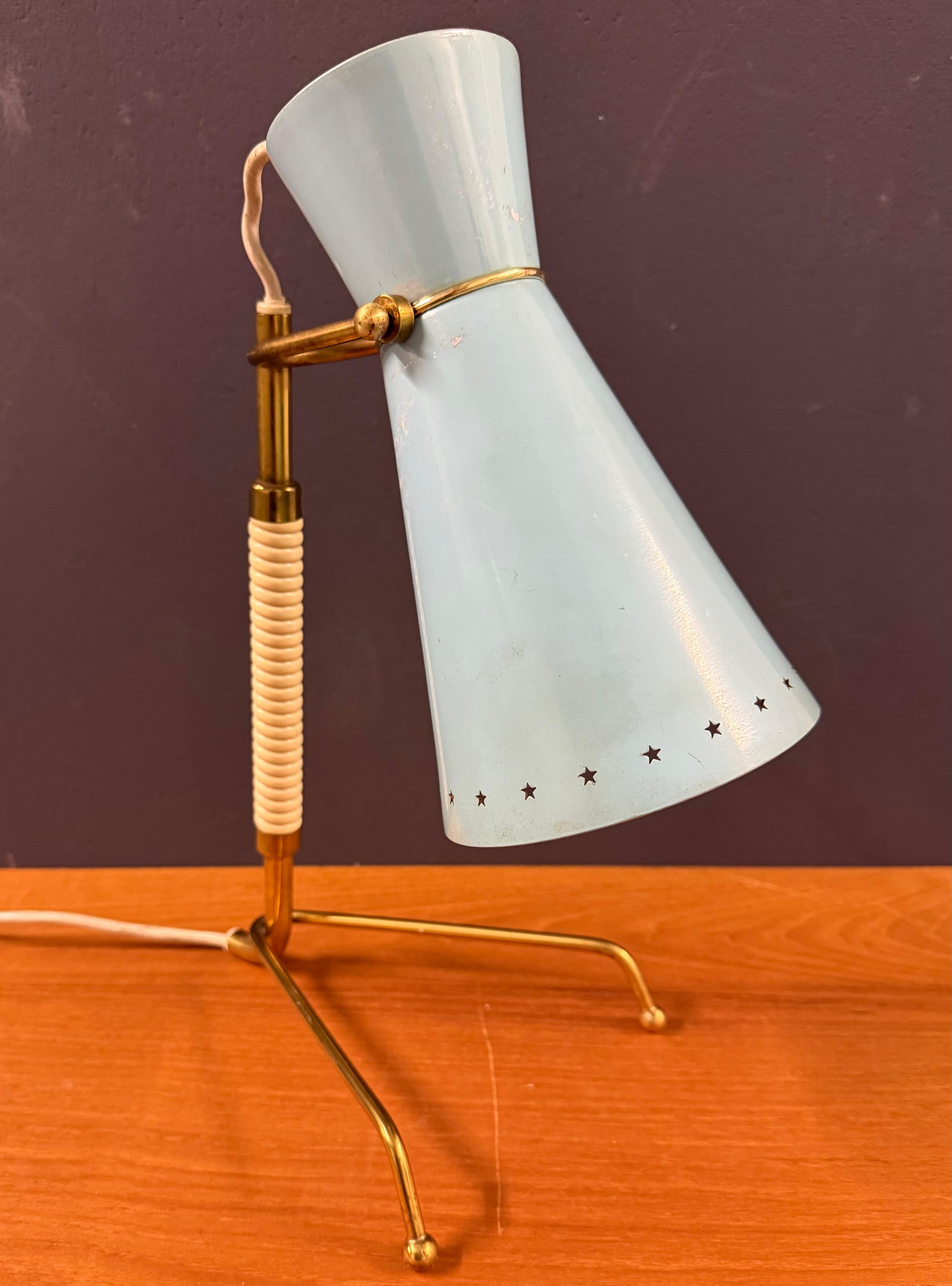 erstaunliche skandinavische Tischlampe im Angebot 2