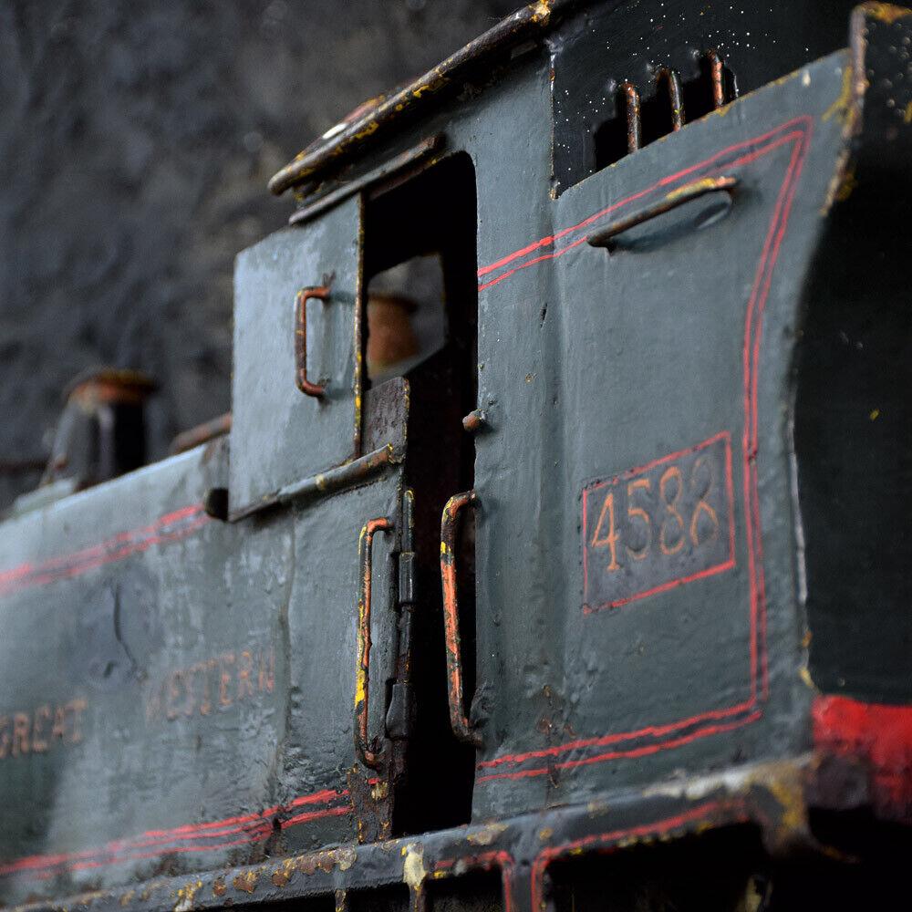 Locomotive étonnante construite à la main Modèle réduit d'art populaire anglais en vente 3
