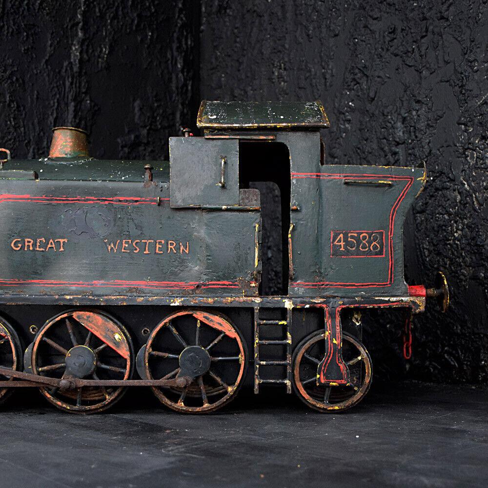 Locomotive étonnante construite à la main Modèle réduit d'art populaire anglais en vente 4