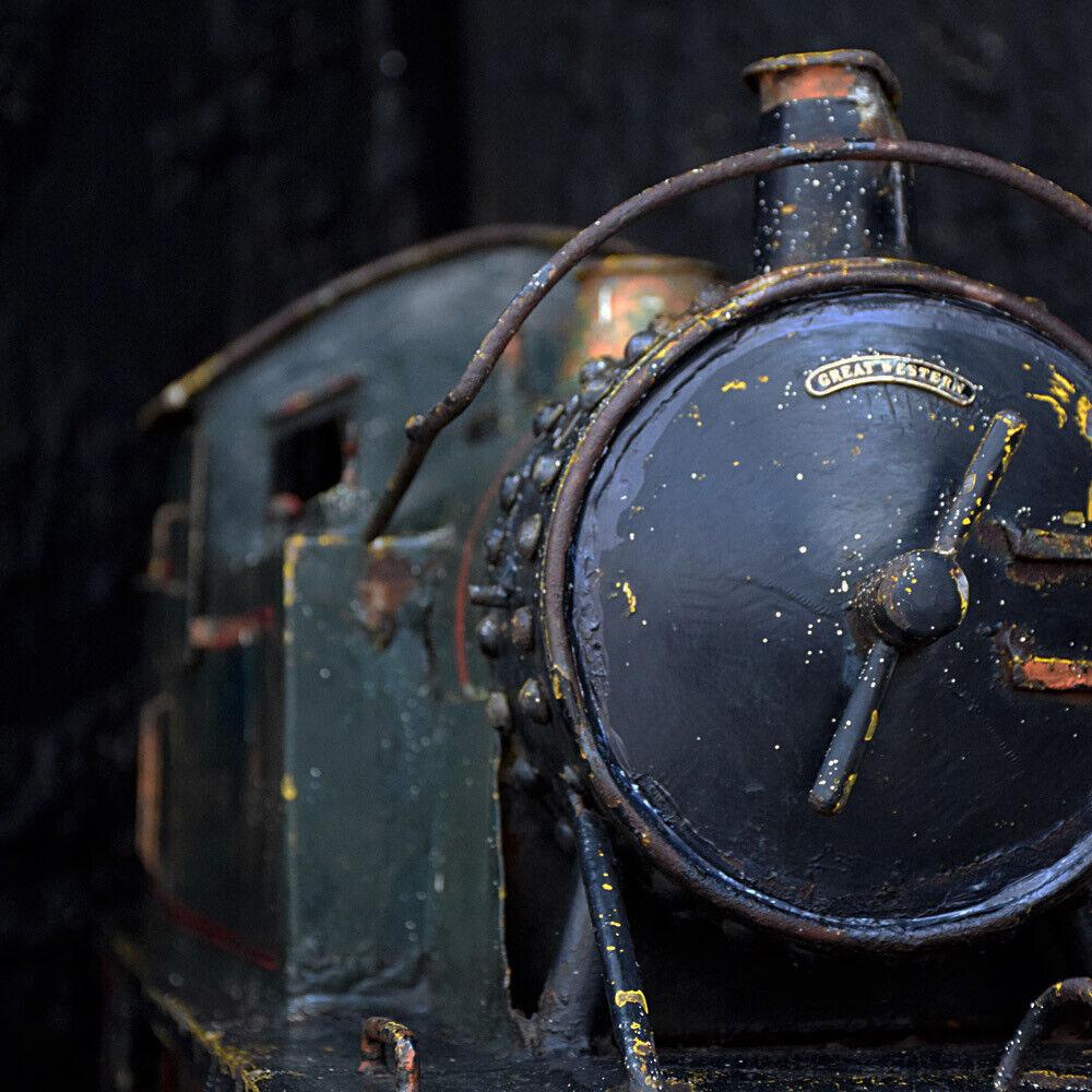 Artisanat Locomotive étonnante construite à la main Modèle réduit d'art populaire anglais en vente