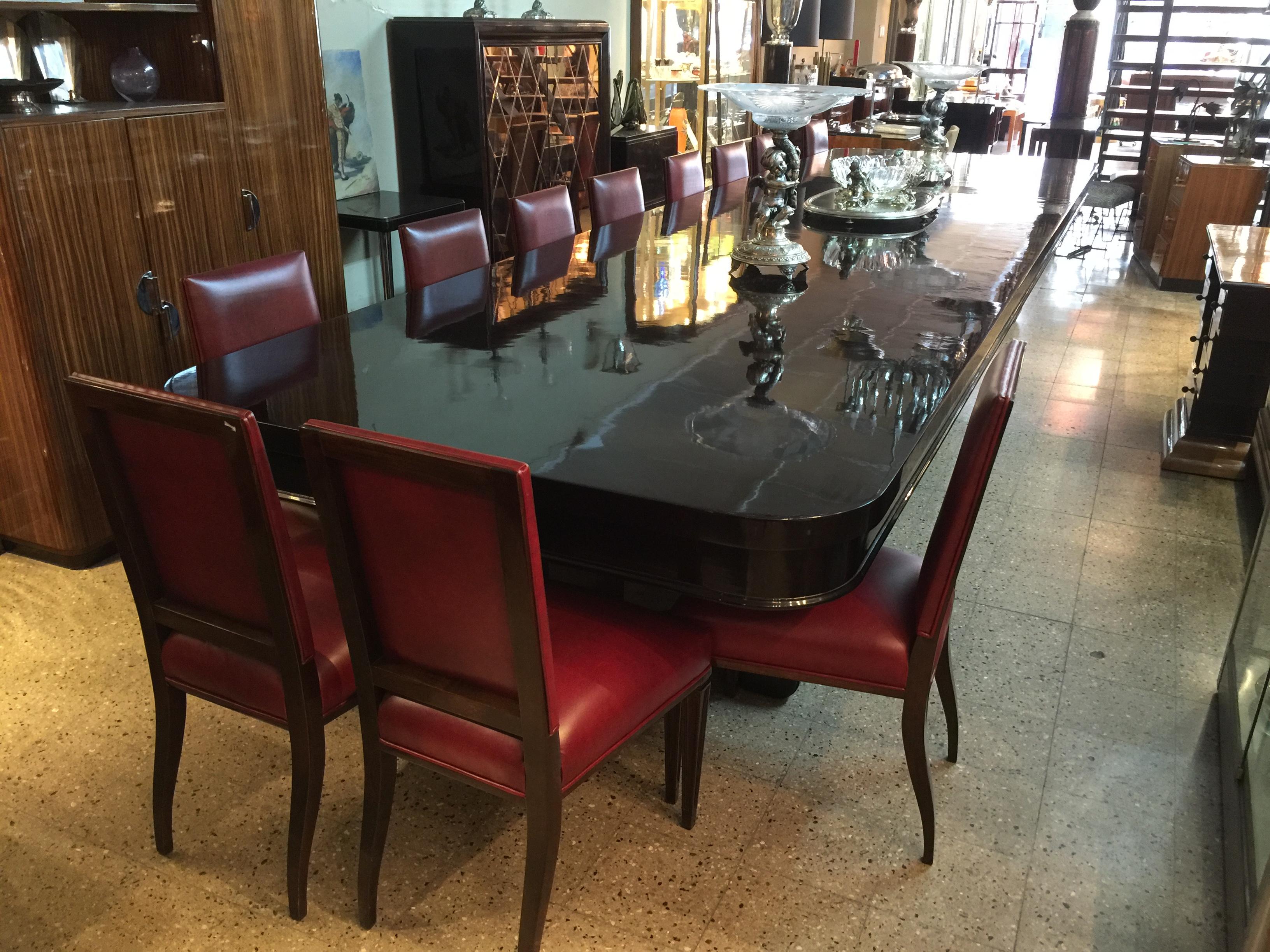 Early 20th Century Amazing Set of 12 Chairs Art Deco 1920 Materials: Wood and Leather For Sale