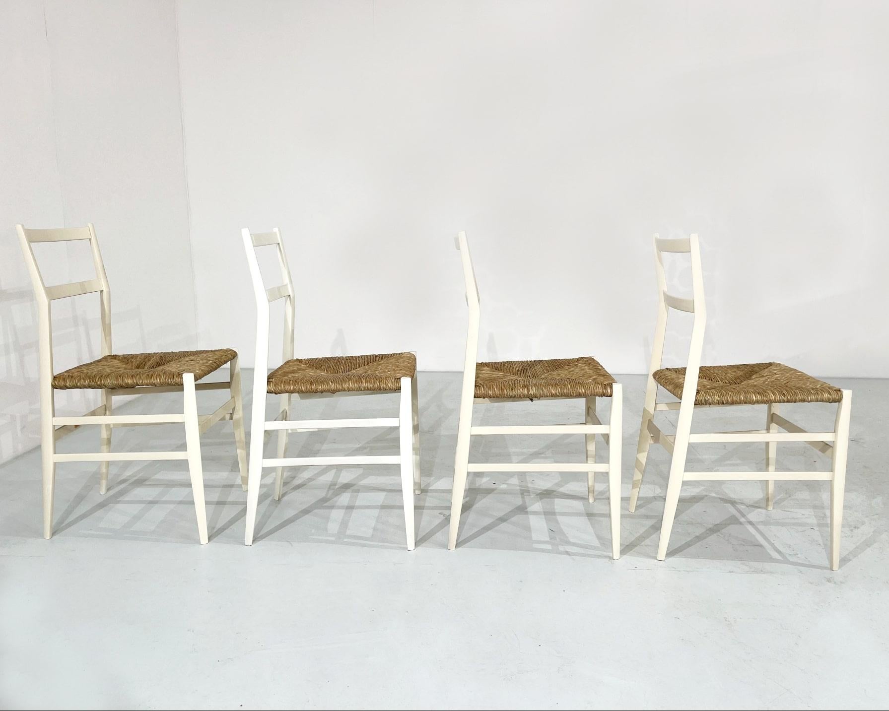 Mid-Century Modern AMazing Set of 4 SuperLeggera chairs by Gio Ponti for Cassina - 1950 For Sale