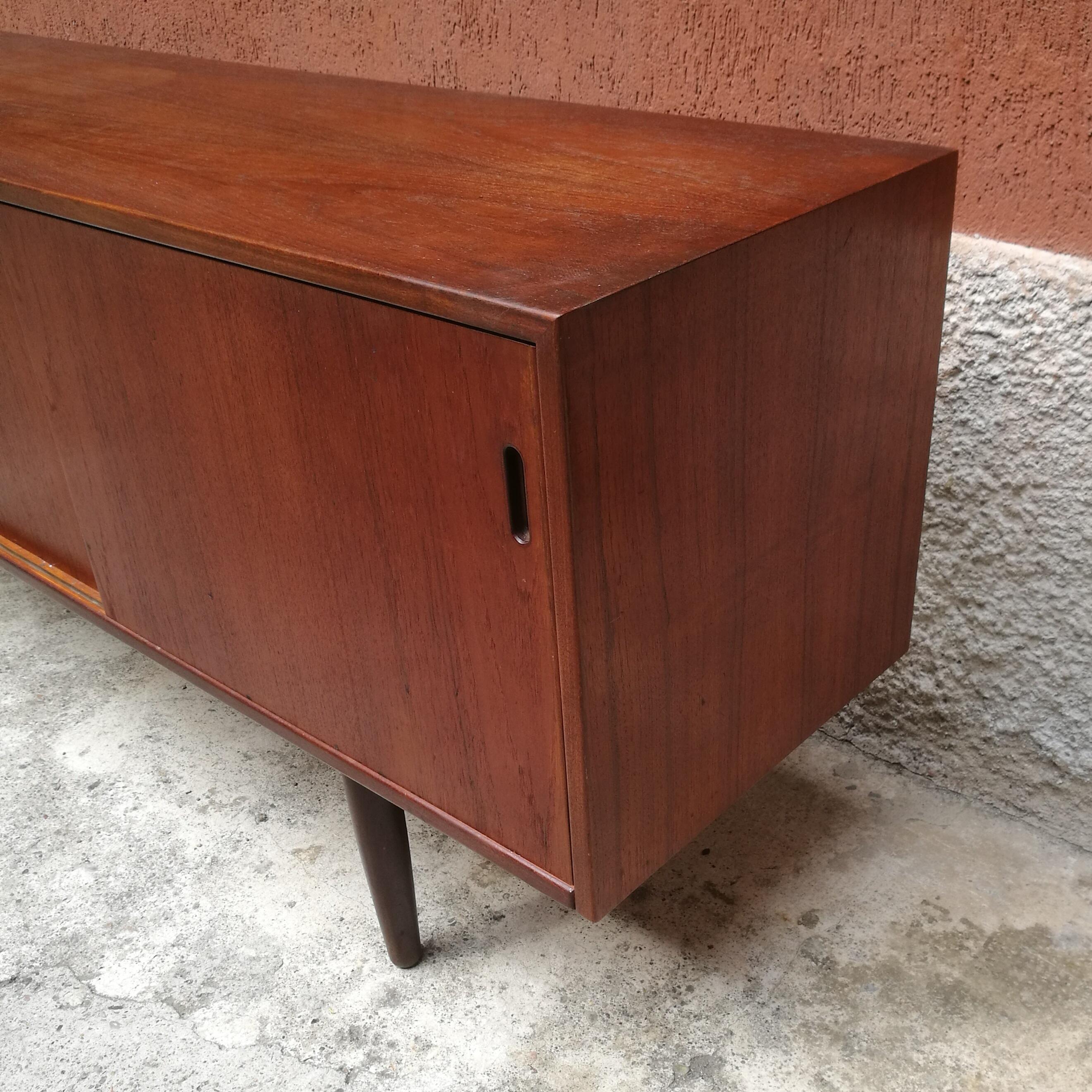 Amazing Sideboard in Teak with Drawers and Sliding Doors 1960 Denmark In Good Condition In MIlano, IT