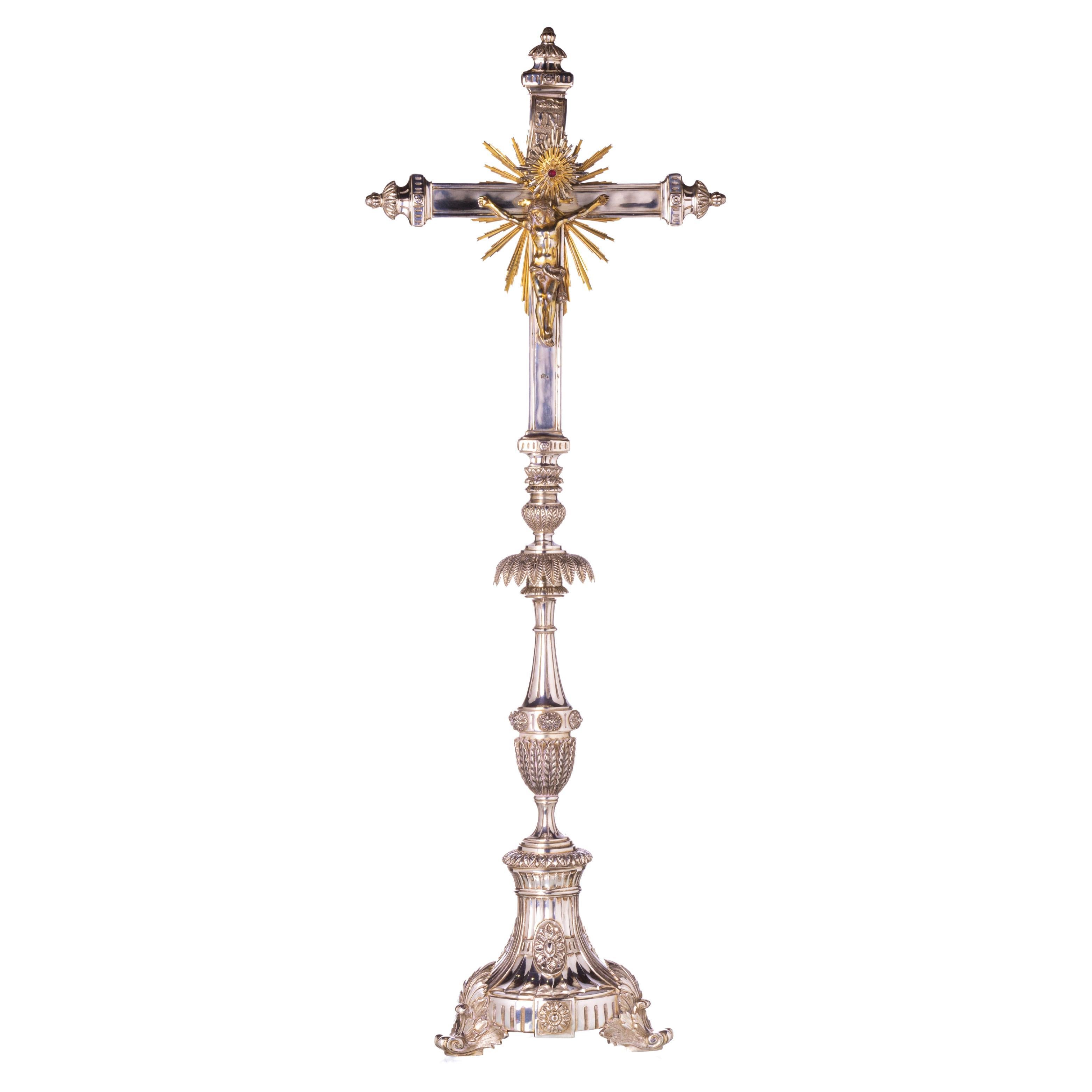 Incroyable croix d'autel en argent du 19ème siècle
