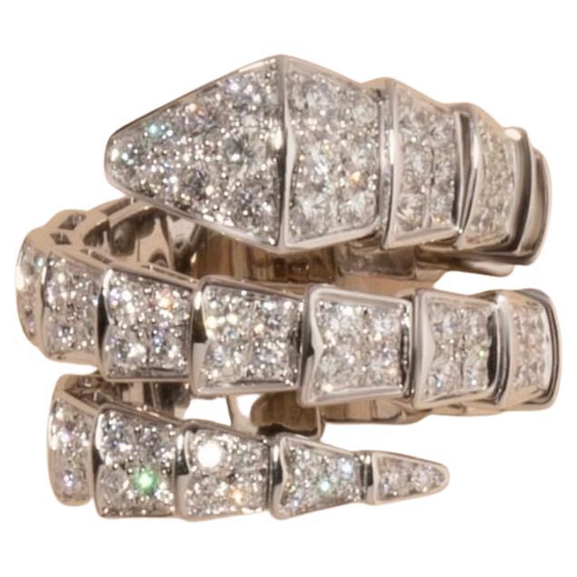 Amazing snake ring with natural diamonds 