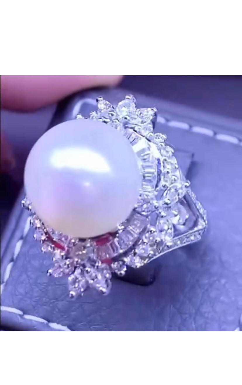 Amazing South Sea Pearl Ring with Diamonds In New Condition For Sale In Massafra, IT
