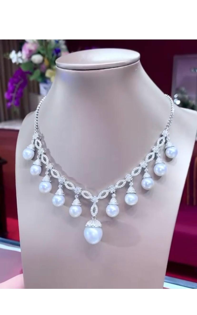Round Cut GIT Certified South Sea Pearls 6.76 Ct Diamonds 18K Gold Necklace  For Sale
