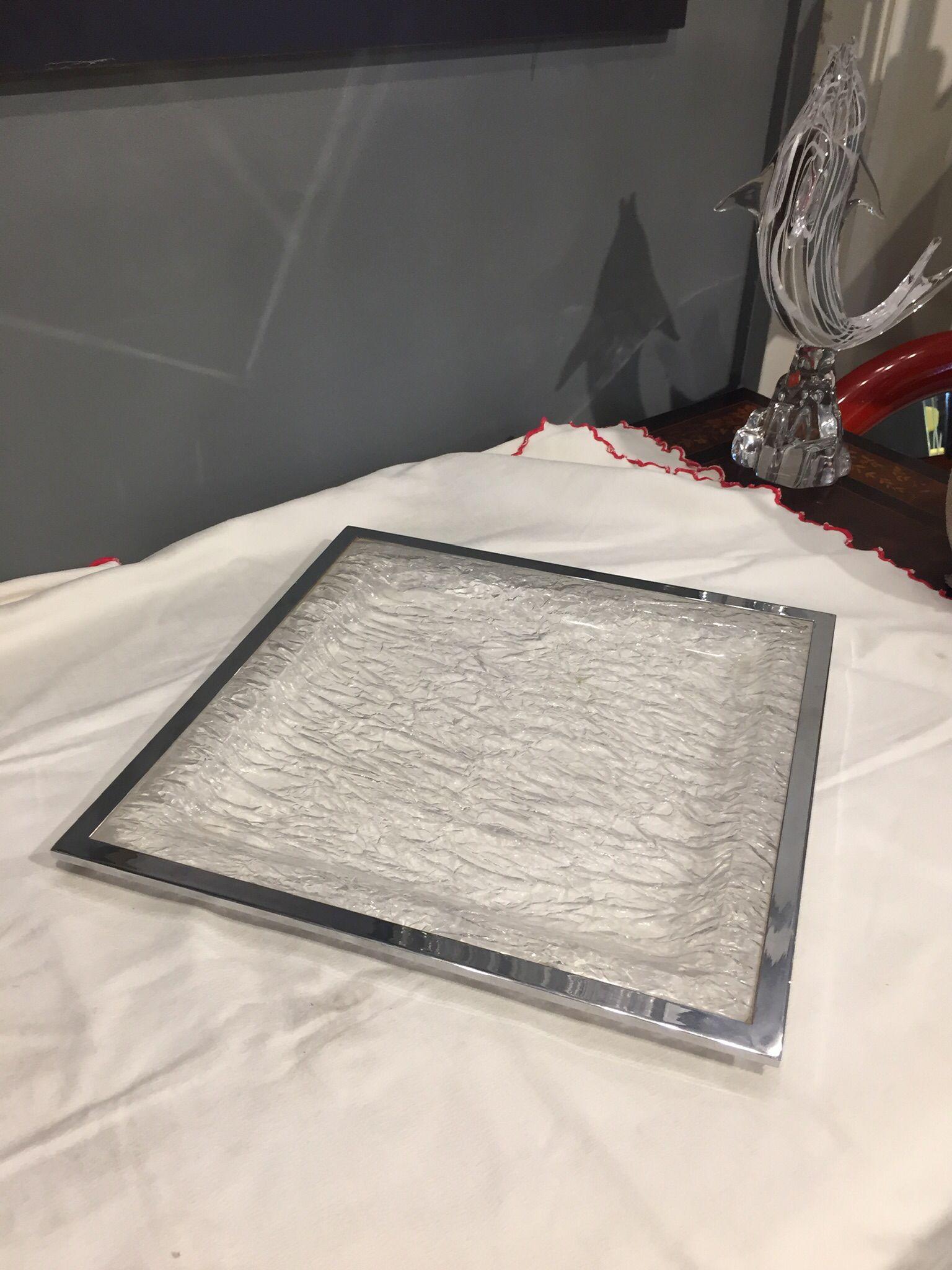 Amazing, Space Age, Square Transparent lucite serving tray with chromed metal edges. Very good condition with slight scratches. Italy 1980.
Good conditions, original patina.

