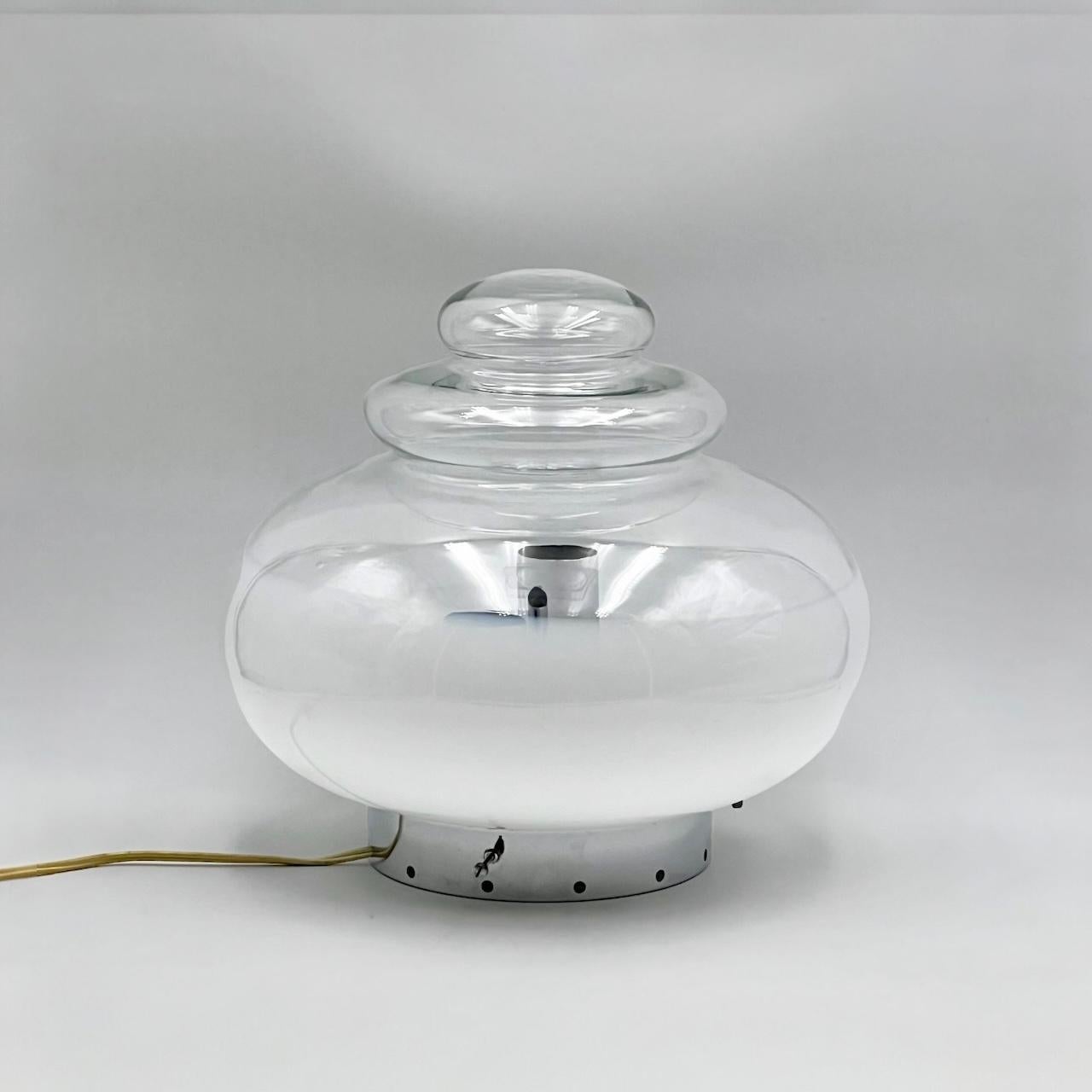 Außergewöhnliche Space Age 'UFO' fliegende Untertasse-Tischlampe aus Glas und Metall, Italien 1960er Jahre im Angebot 3