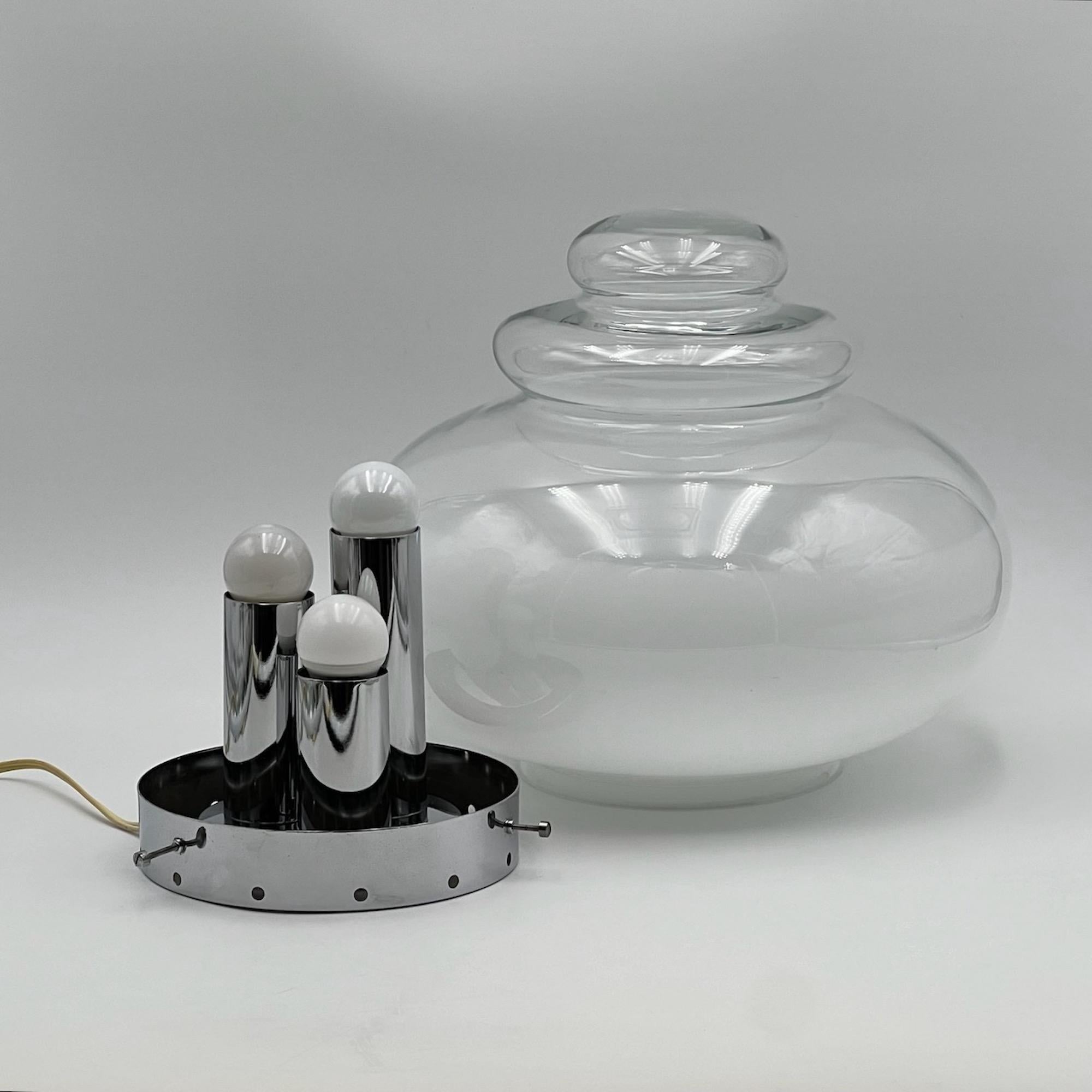 Métal Étonnante lampe de table soucoupe volante 