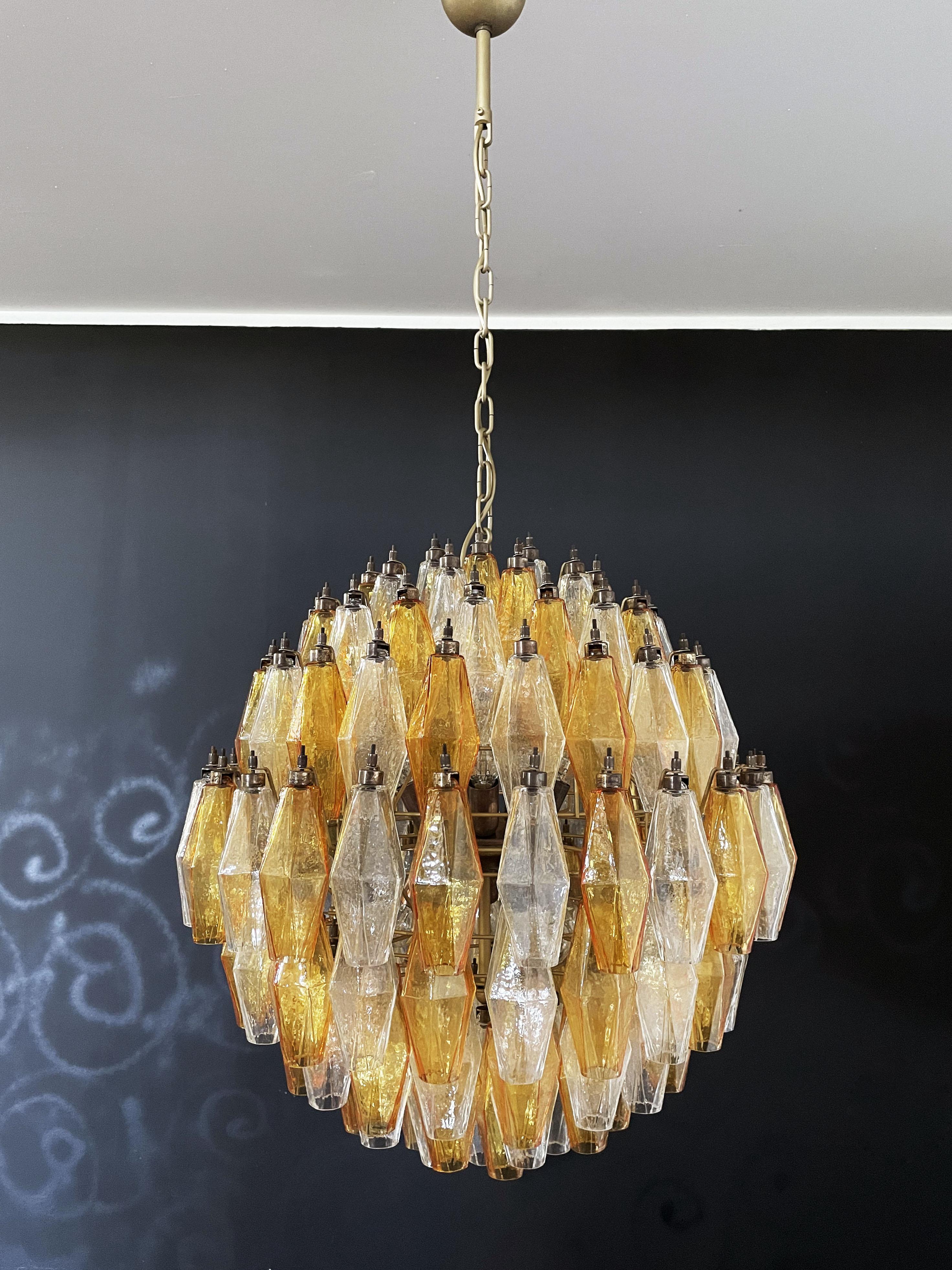 italien Magnifique candelier sphérique Poliedri de Murano, 140 Poliedri ambré et transparent en vente