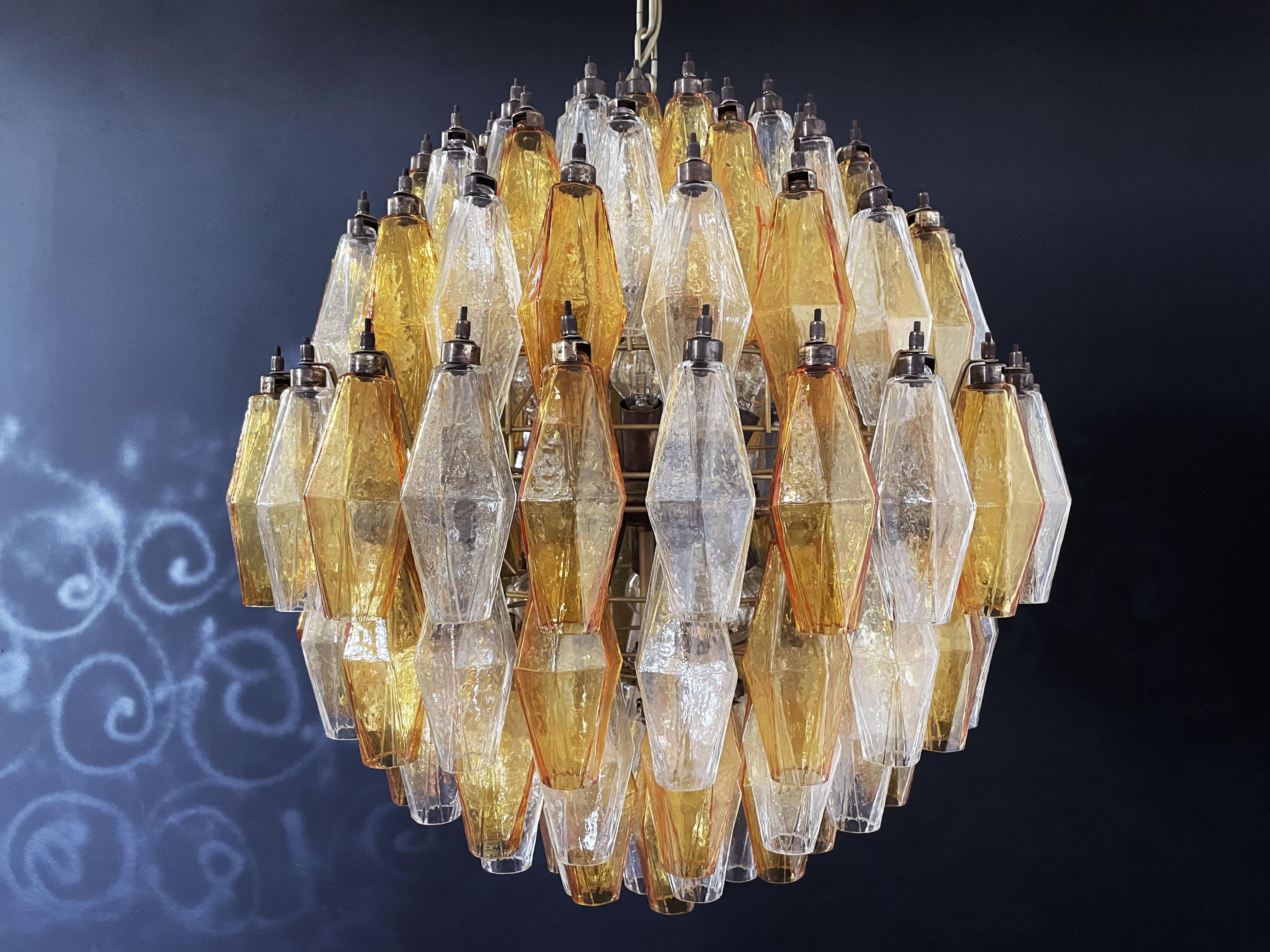 Amazing Spherical Murano Poliedri Candelier, 140 Amber and Clear Poliedri In Good Condition For Sale In Gaiarine Frazione Francenigo (TV), IT