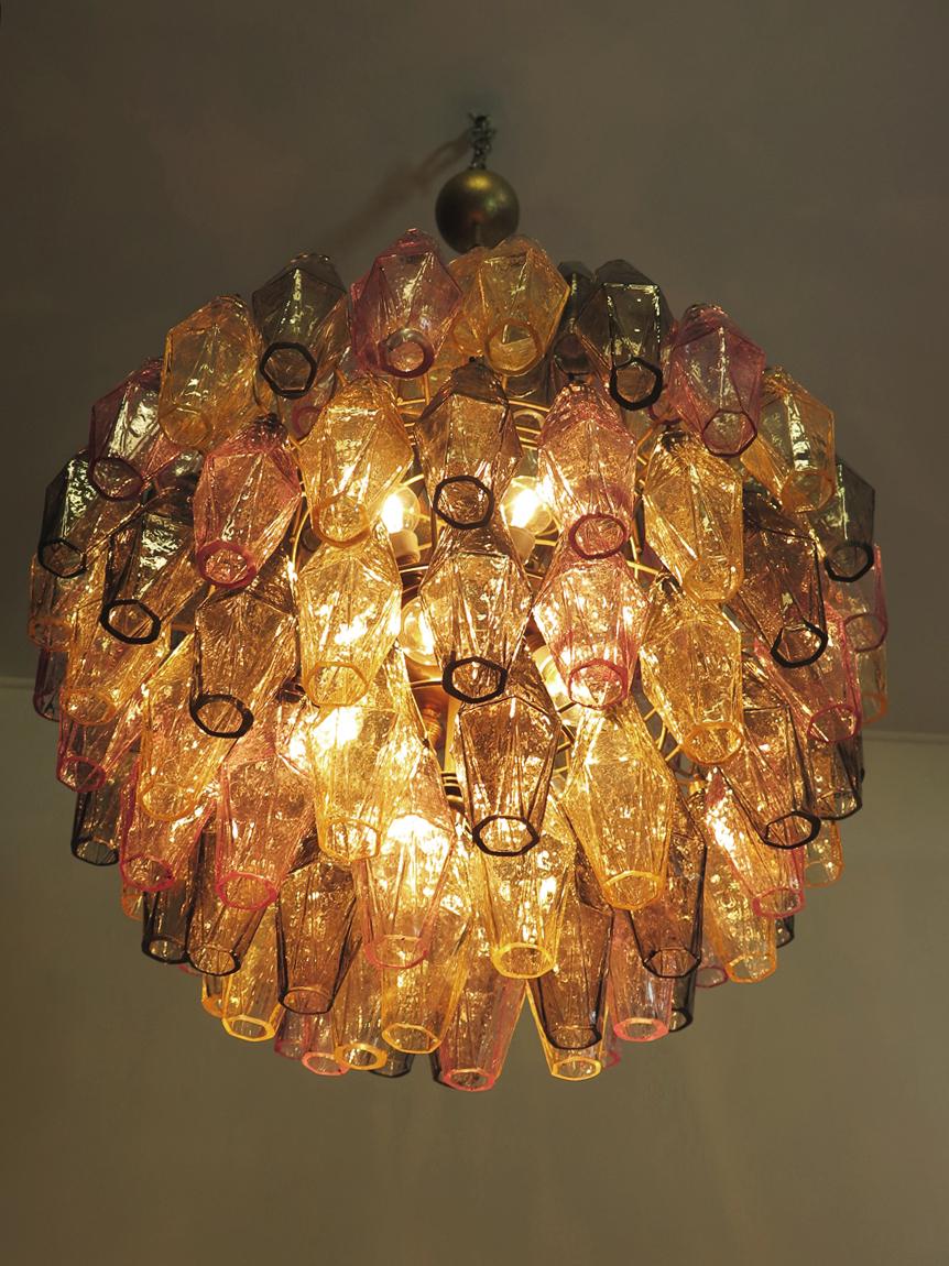 Elegant Italian pendant light made from 140 multicolored 