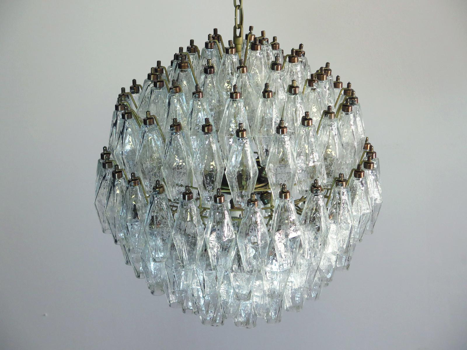 Elegant Italian pendant light made from 140 transparent Murano glasses 