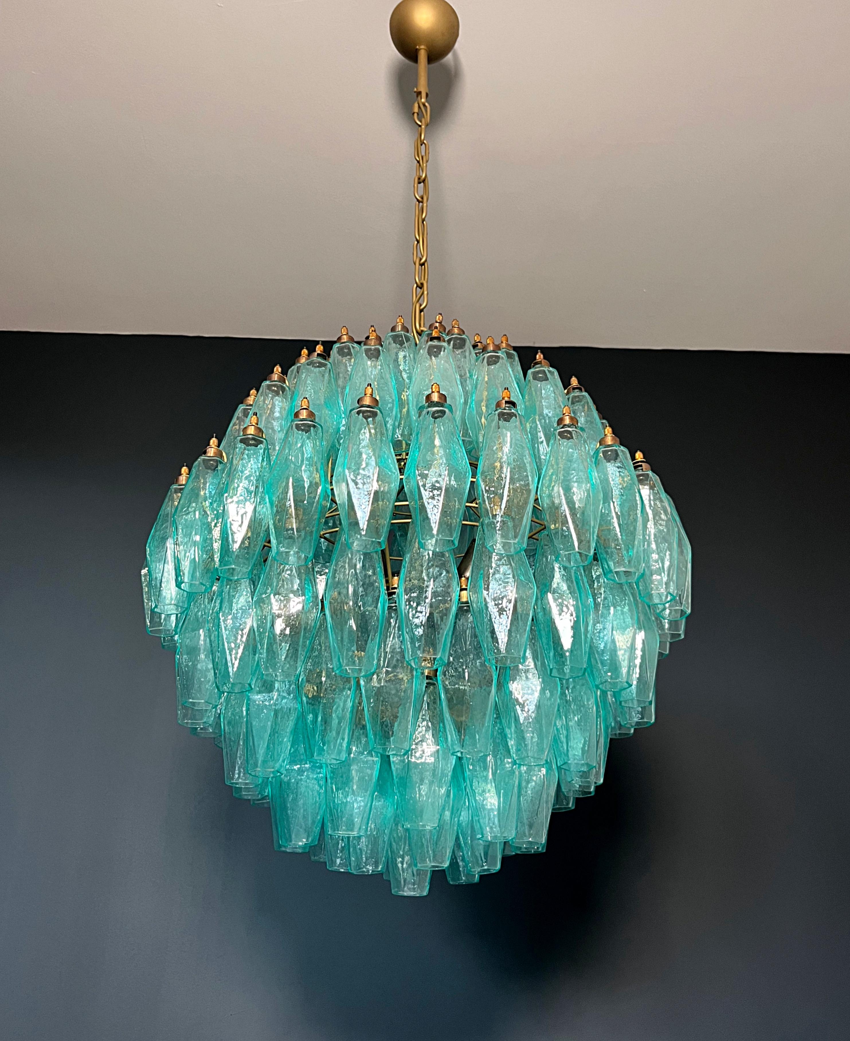 Amazing spherical Murano polyhedrons Chandelier - 140 turquoise polyhedrons For Sale 4