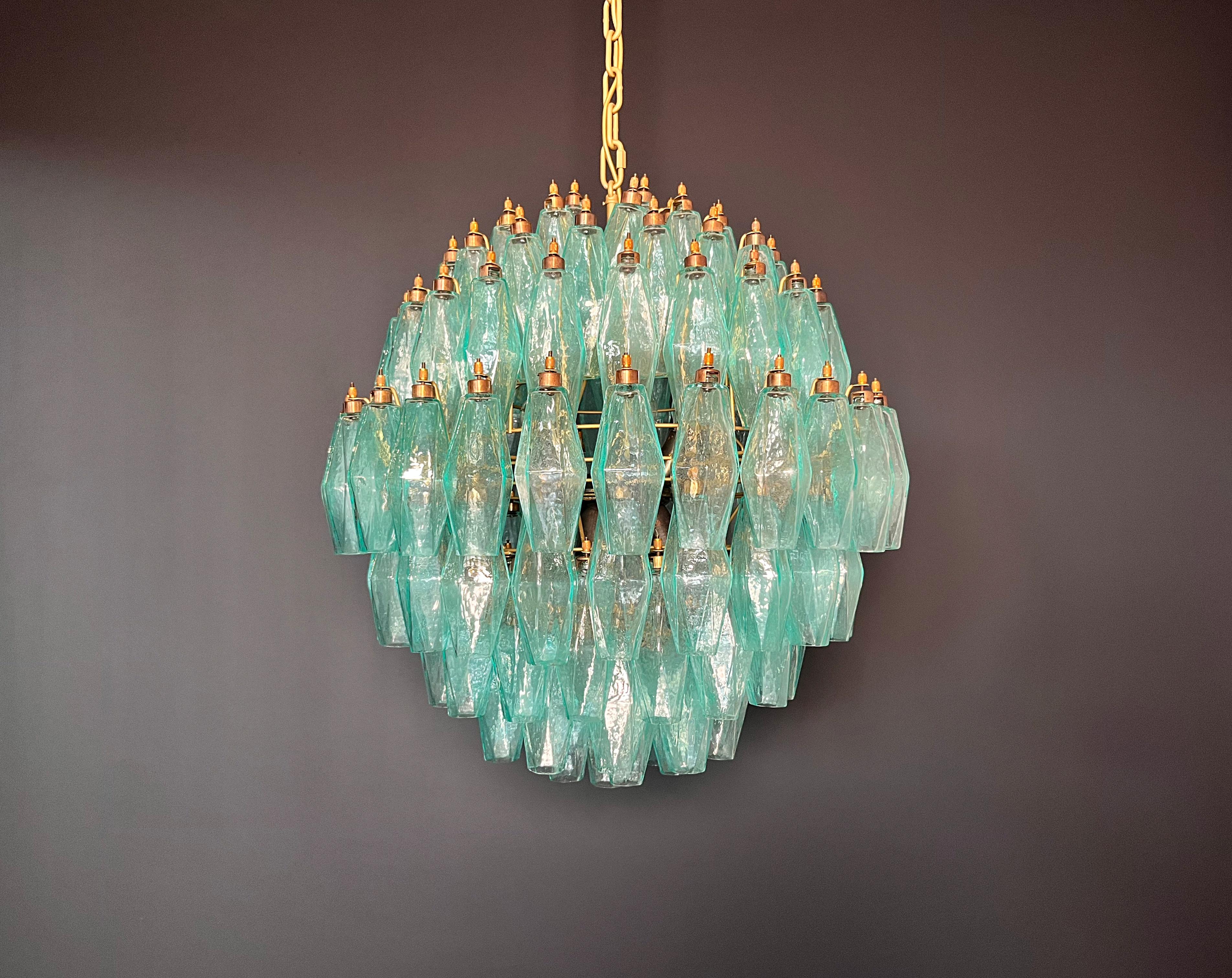 Amazing spherical Murano polyhedrons Chandelier - 140 turquoise polyhedrons For Sale 6