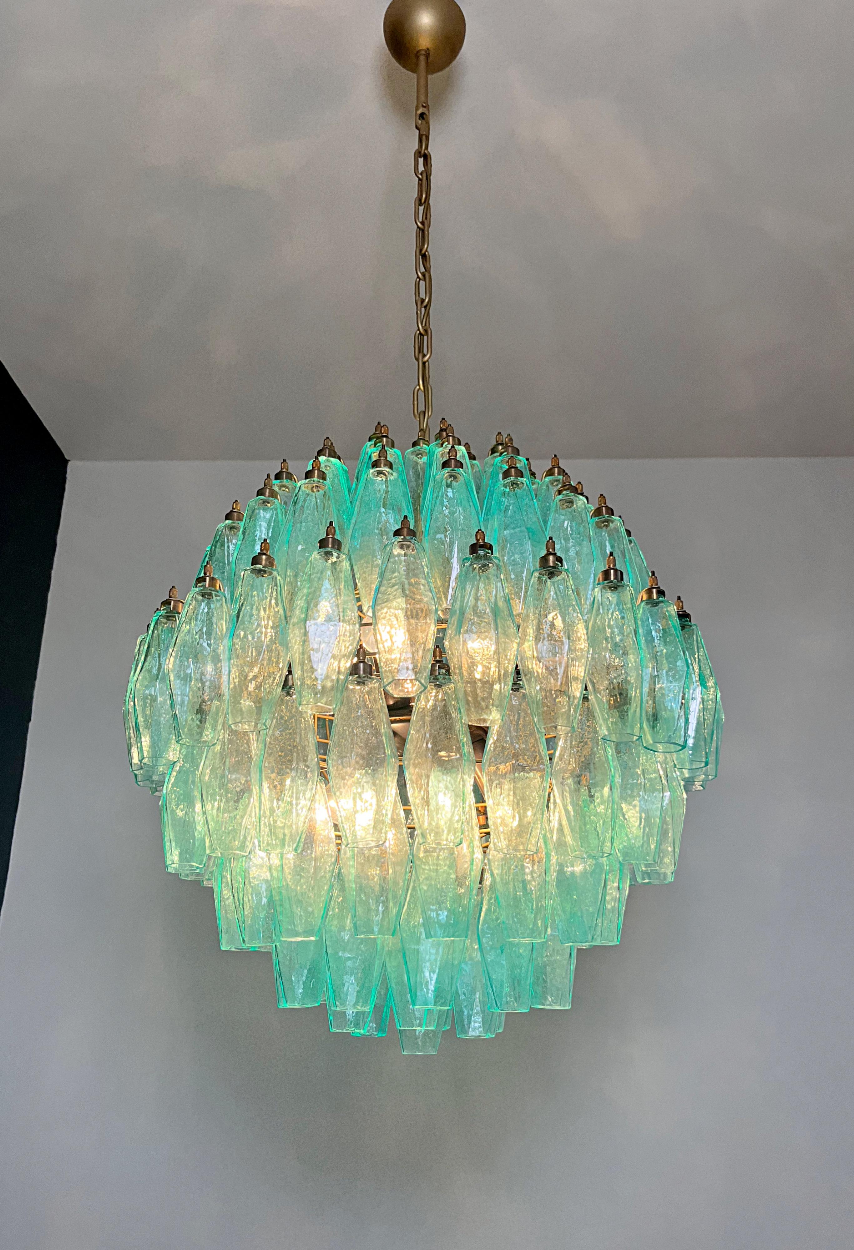 Amazing spherical Murano polyhedrons Chandelier - 140 turquoise polyhedrons For Sale 9
