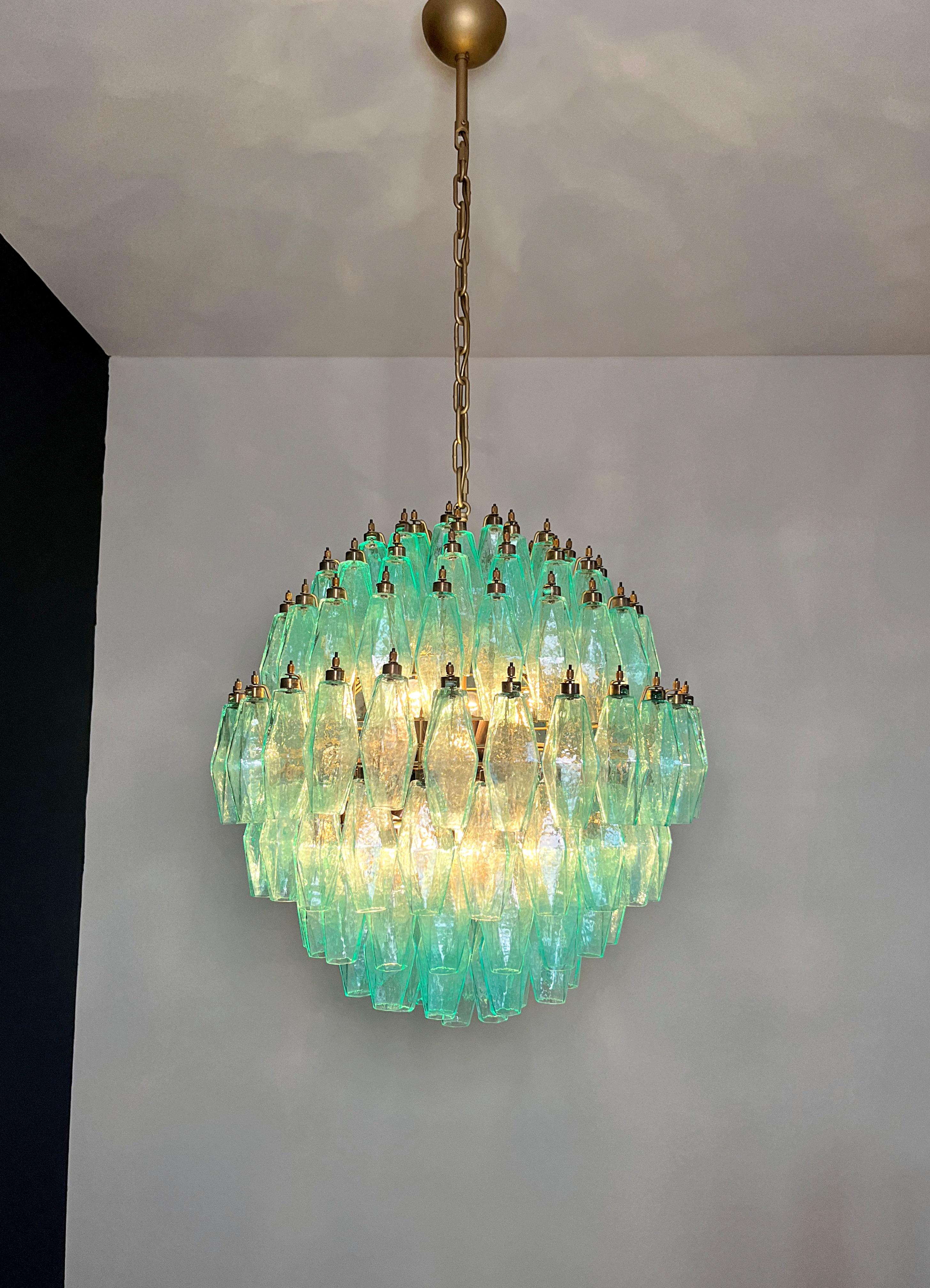 Amazing spherical Murano polyhedrons Chandelier - 140 turquoise polyhedrons For Sale 10