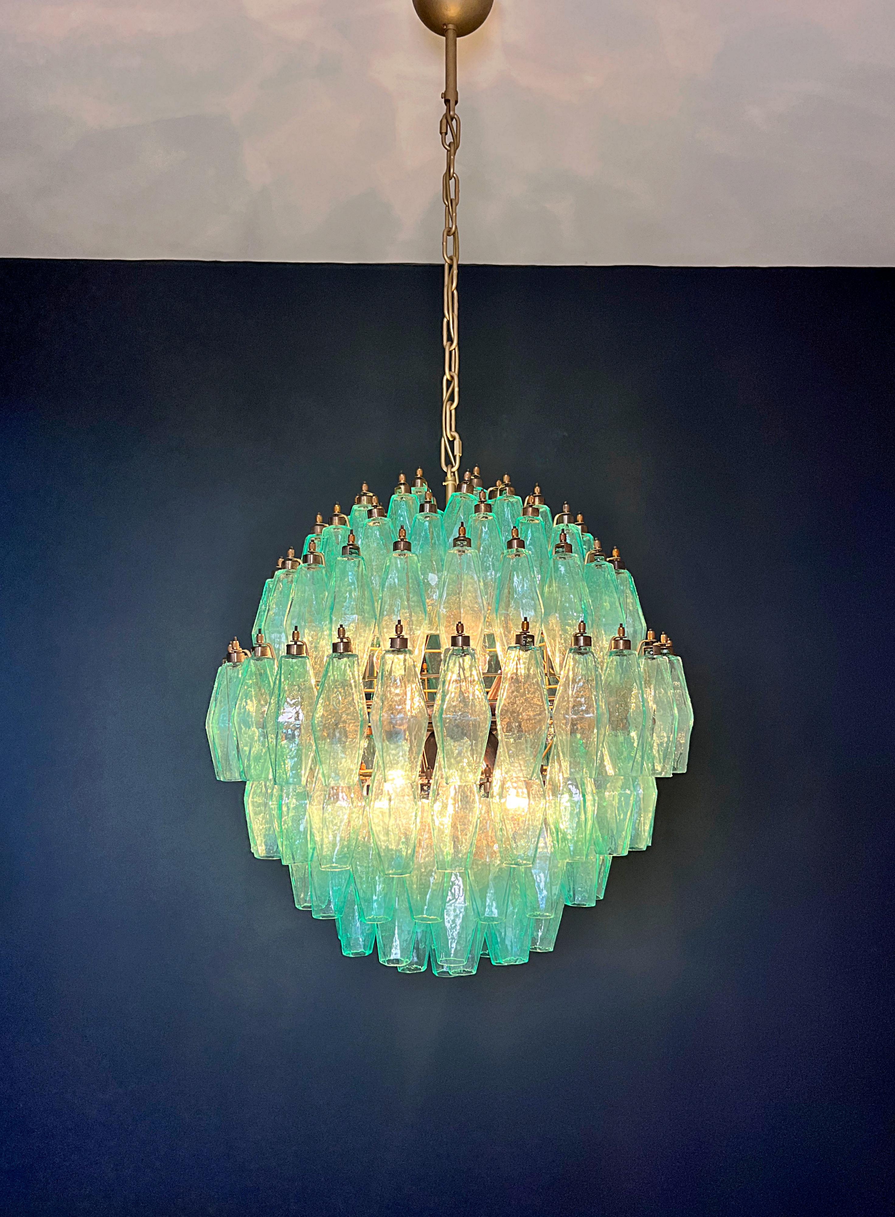 Amazing spherical Murano polyhedrons Chandelier - 140 turquoise polyhedrons For Sale 11